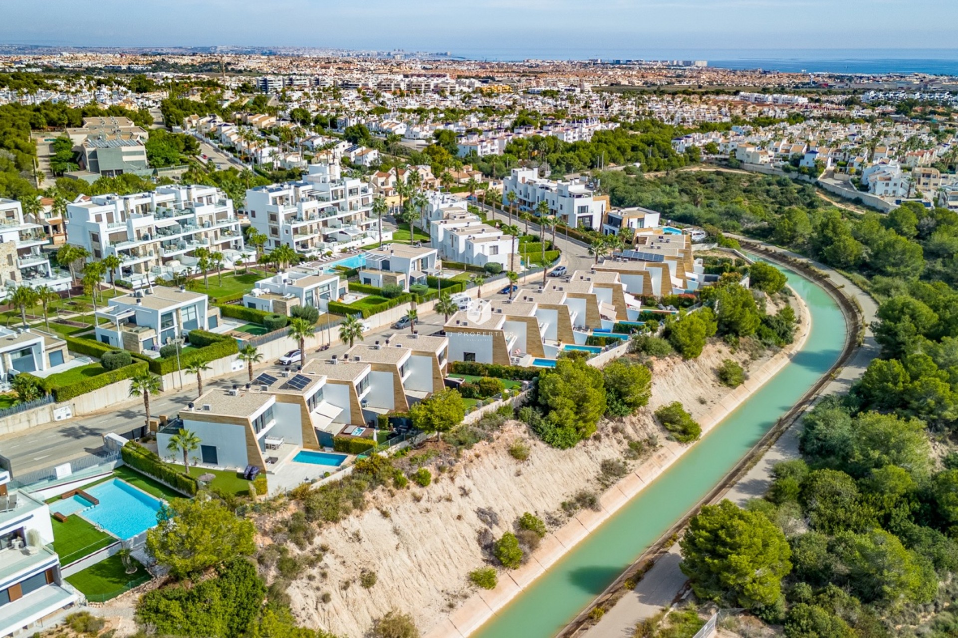 Resale - Villa -
Orihuela Costa - Costa Blanca