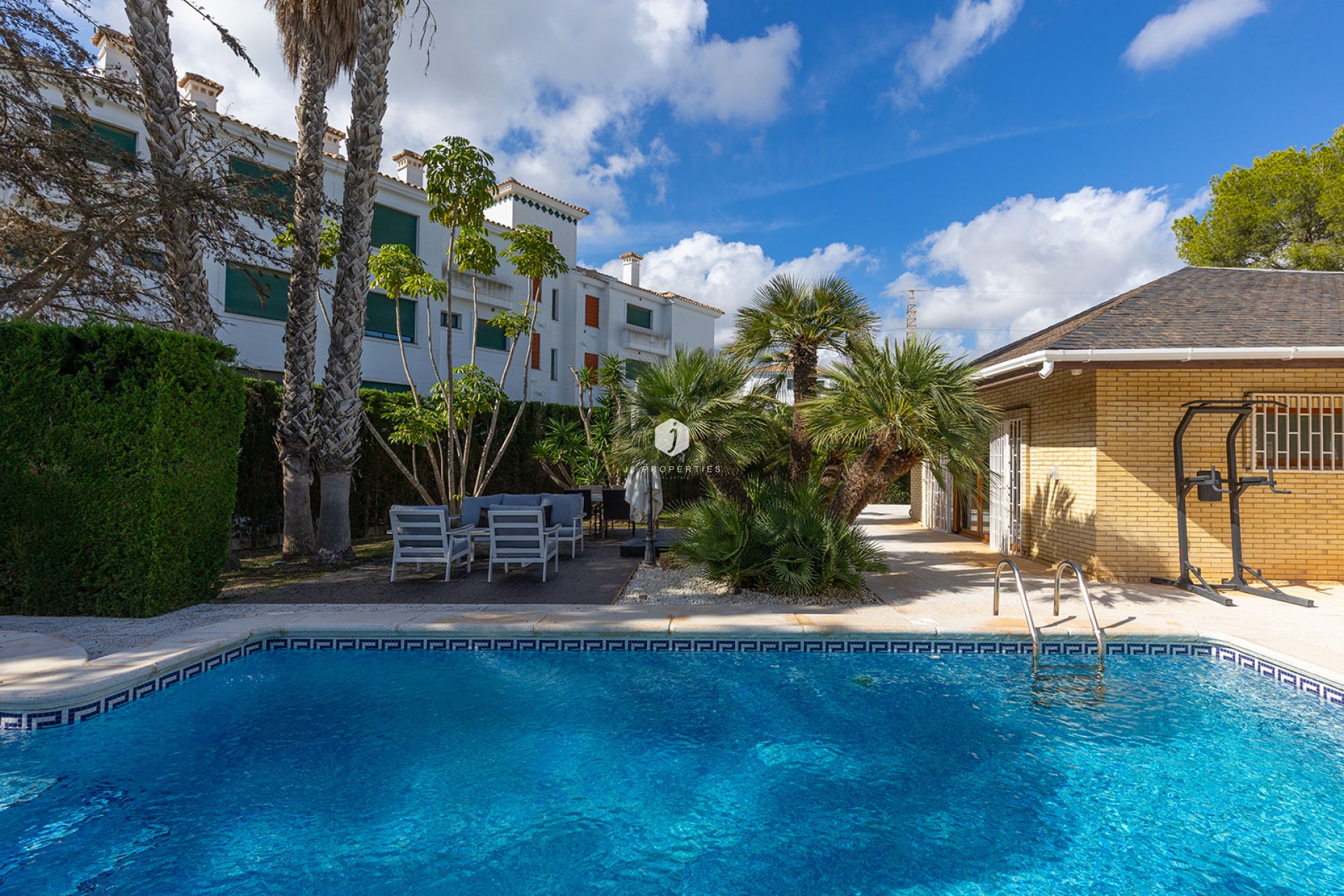 Resale - Villa -
Orihuela Costa - Costa Blanca