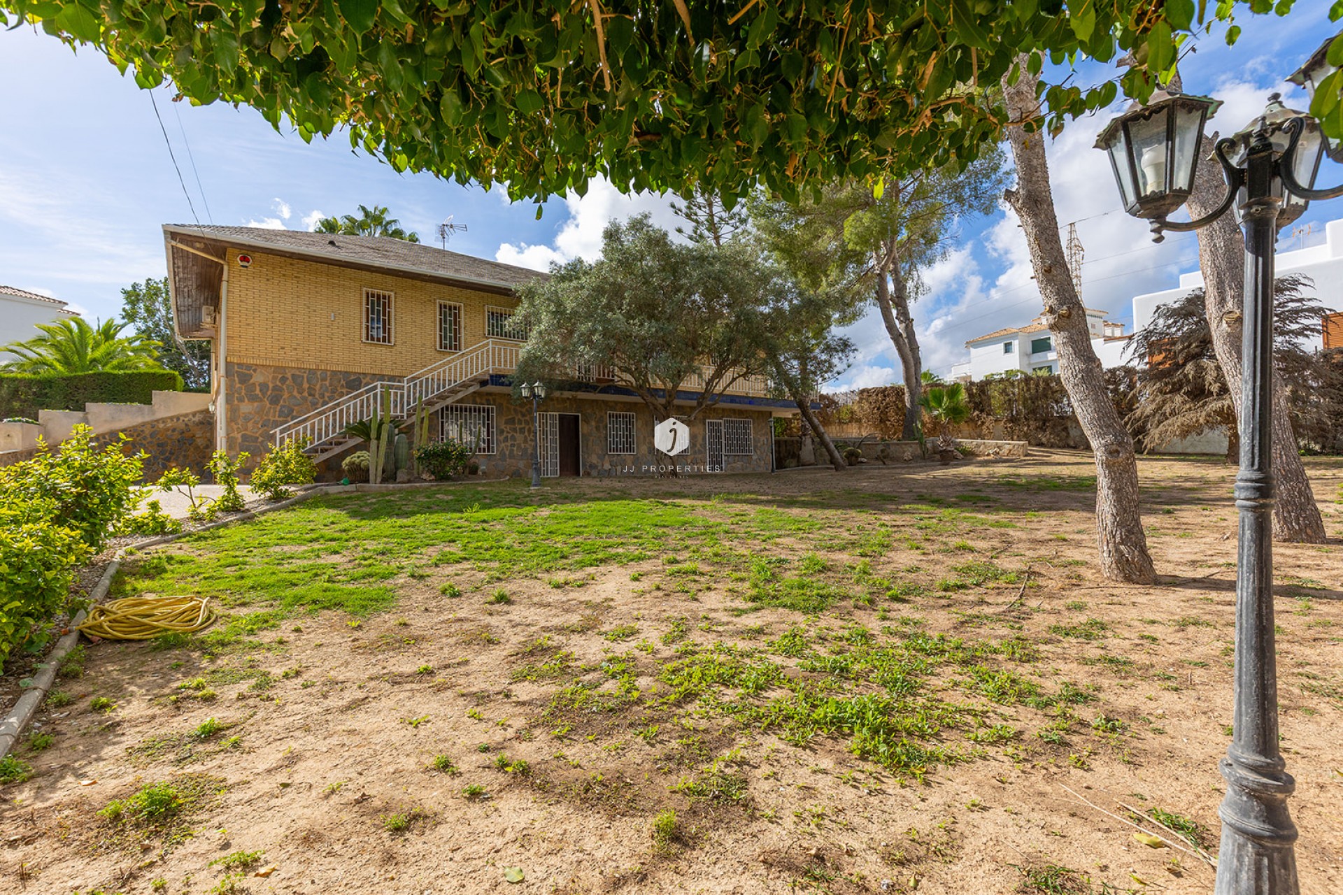 Resale - Villa -
Orihuela Costa - Costa Blanca