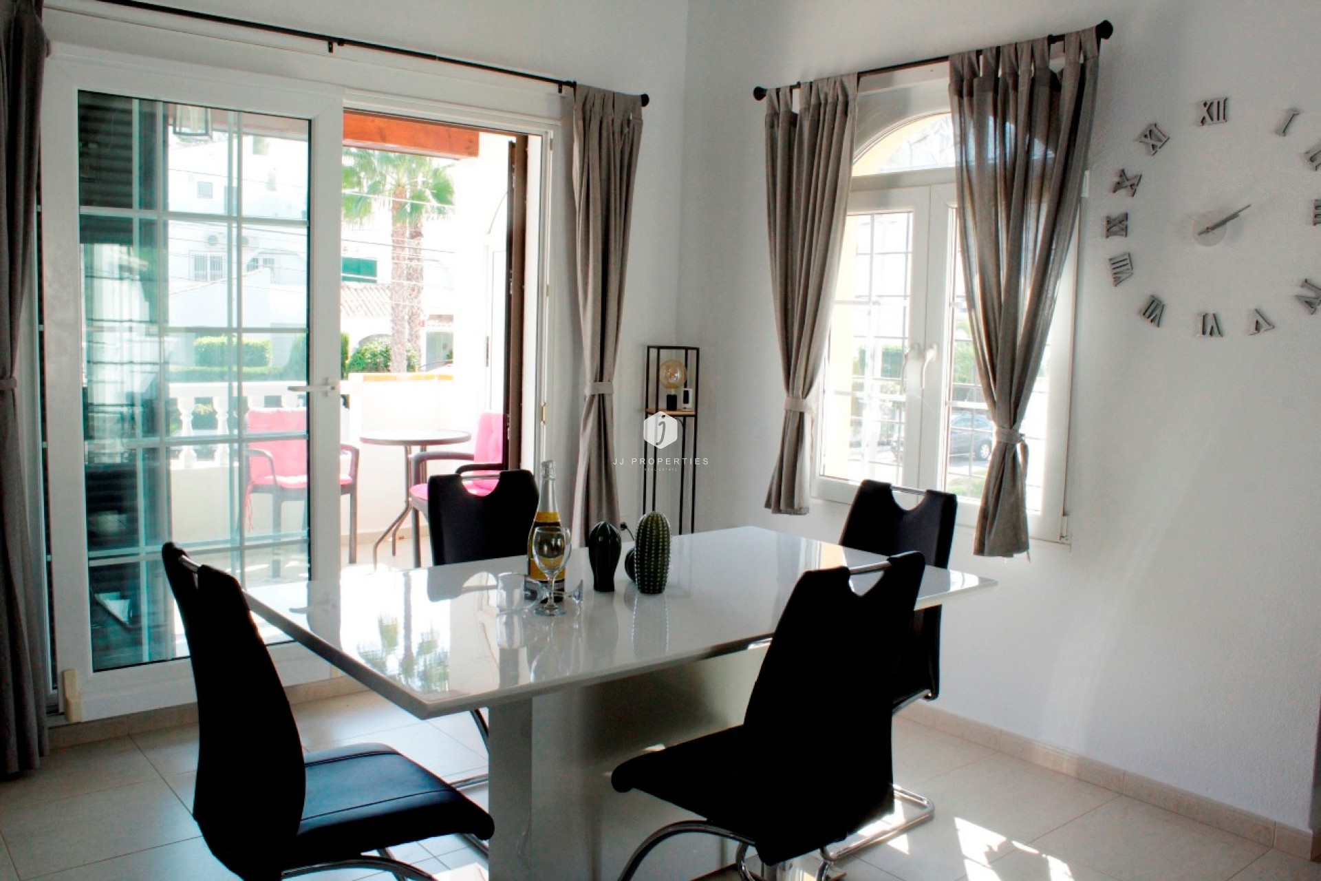 Resale - Villa -
Orihuela Costa - Costa Blanca