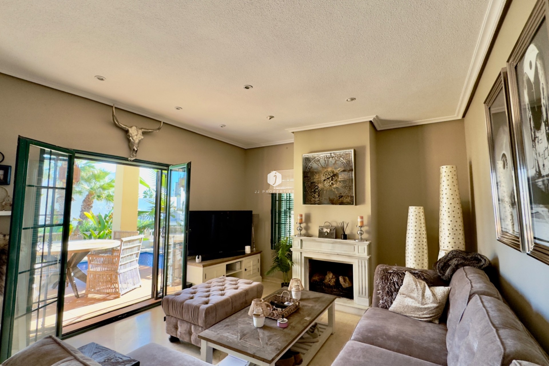 Resale - Villa -
Orihuela Costa - Costa Blanca