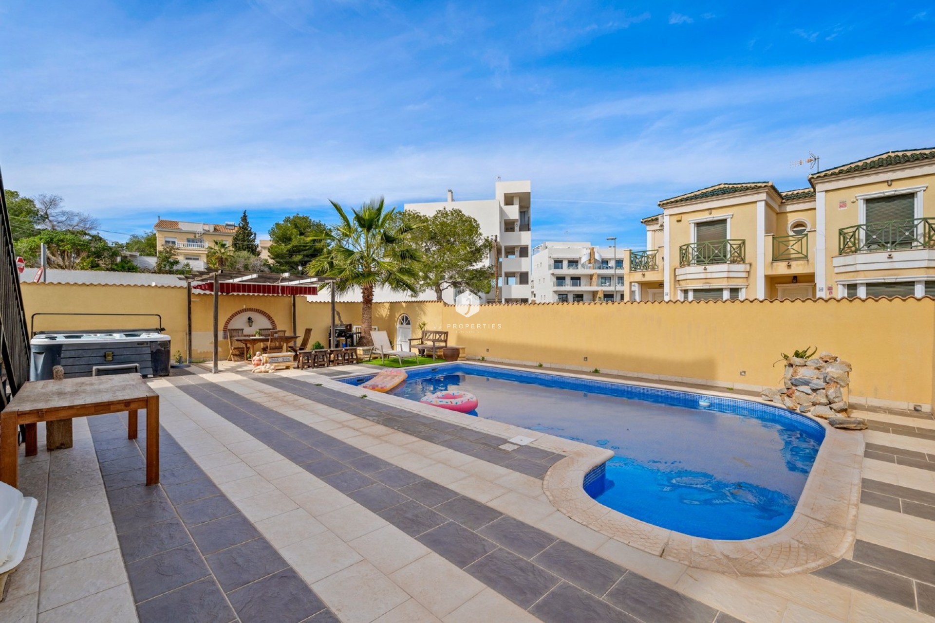 Resale - Villa -
Orihuela Costa - Costa Blanca