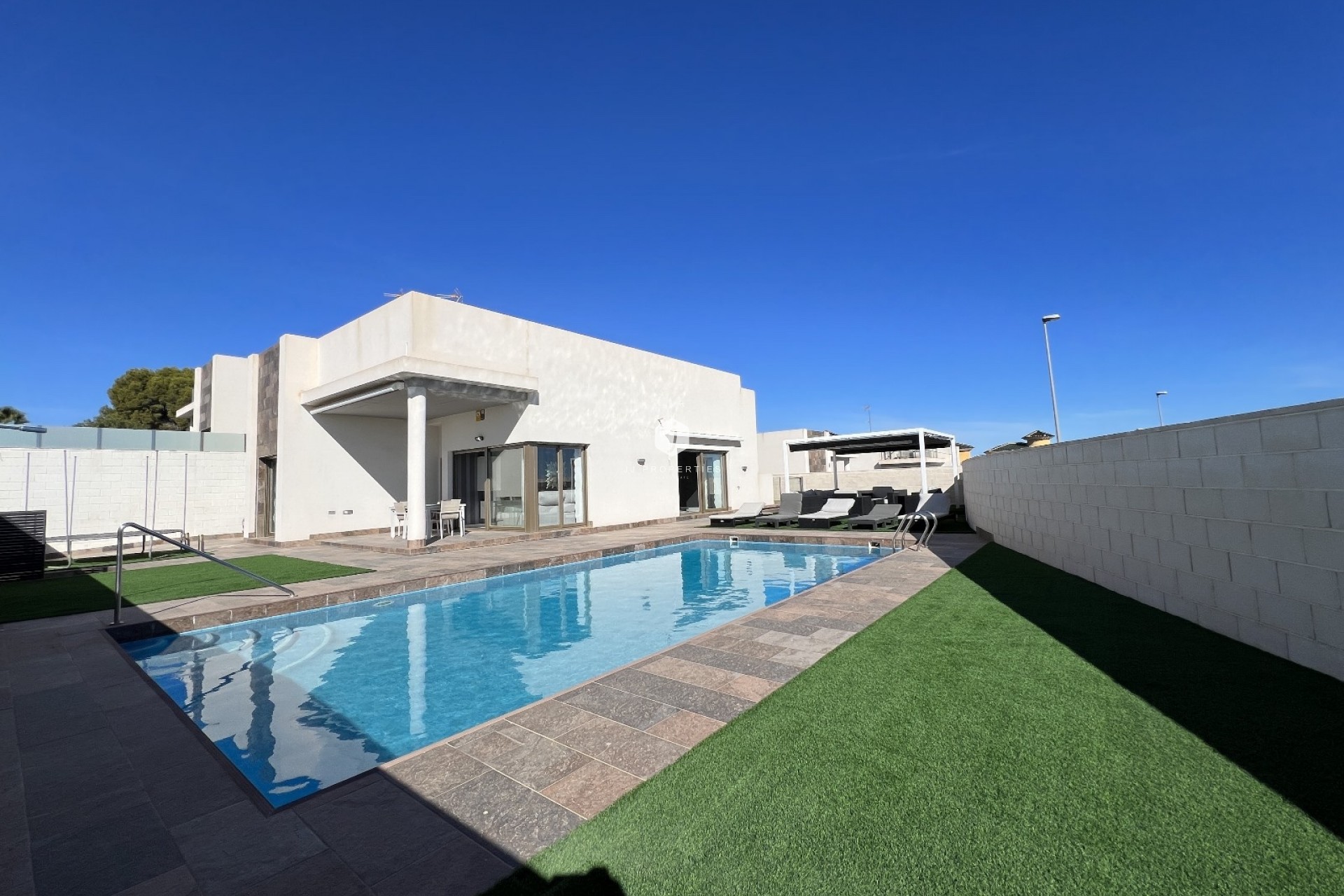 Resale - Villa -
Orihuela Costa - Costa Blanca