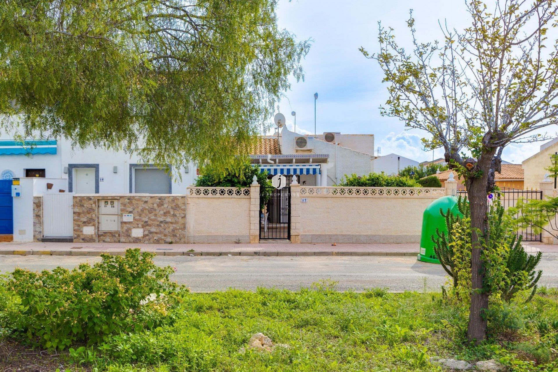 Resale - Villa -
Orihuela Costa - La Florida