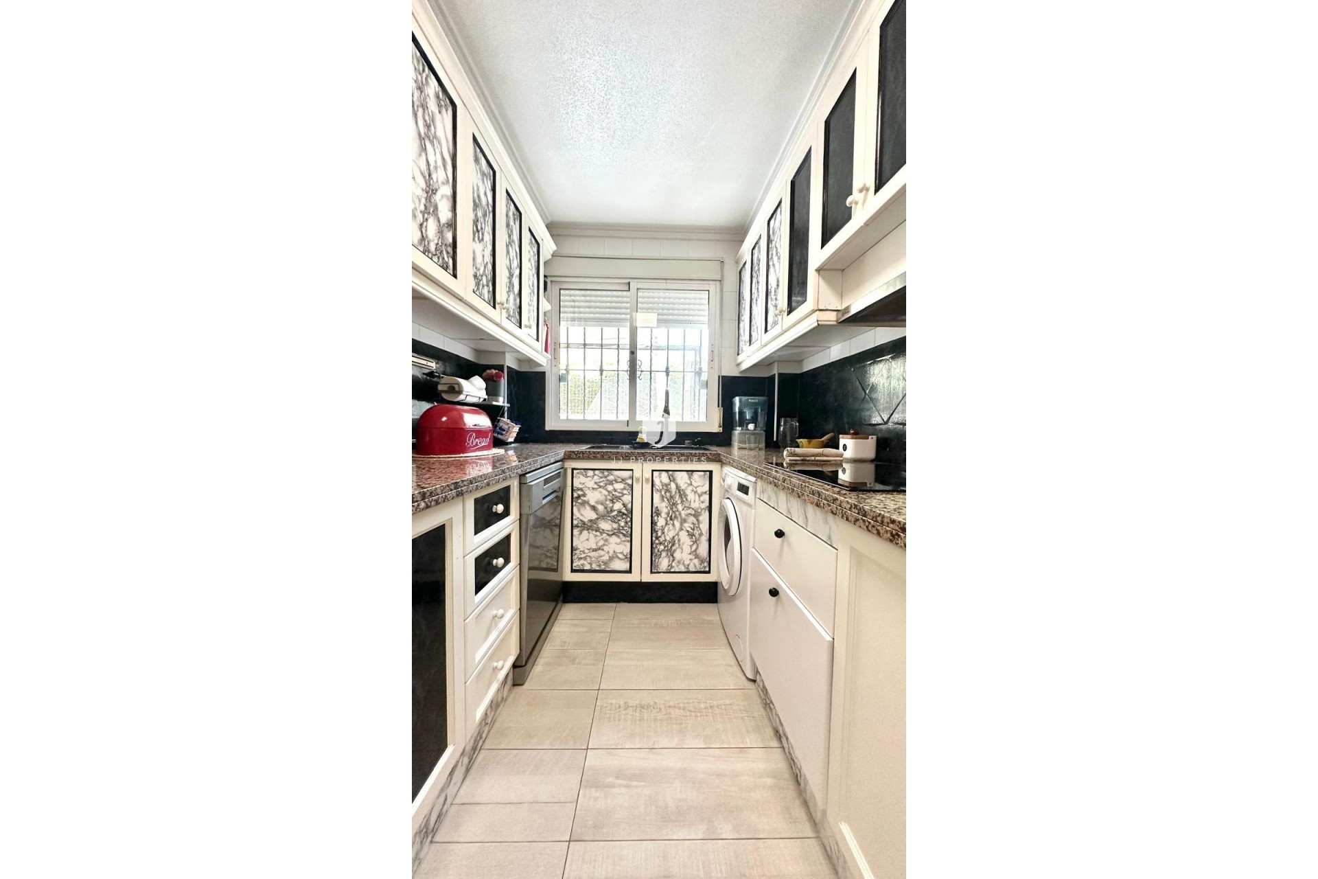 Resale - Villa -
Orihuela Costa - La Regia