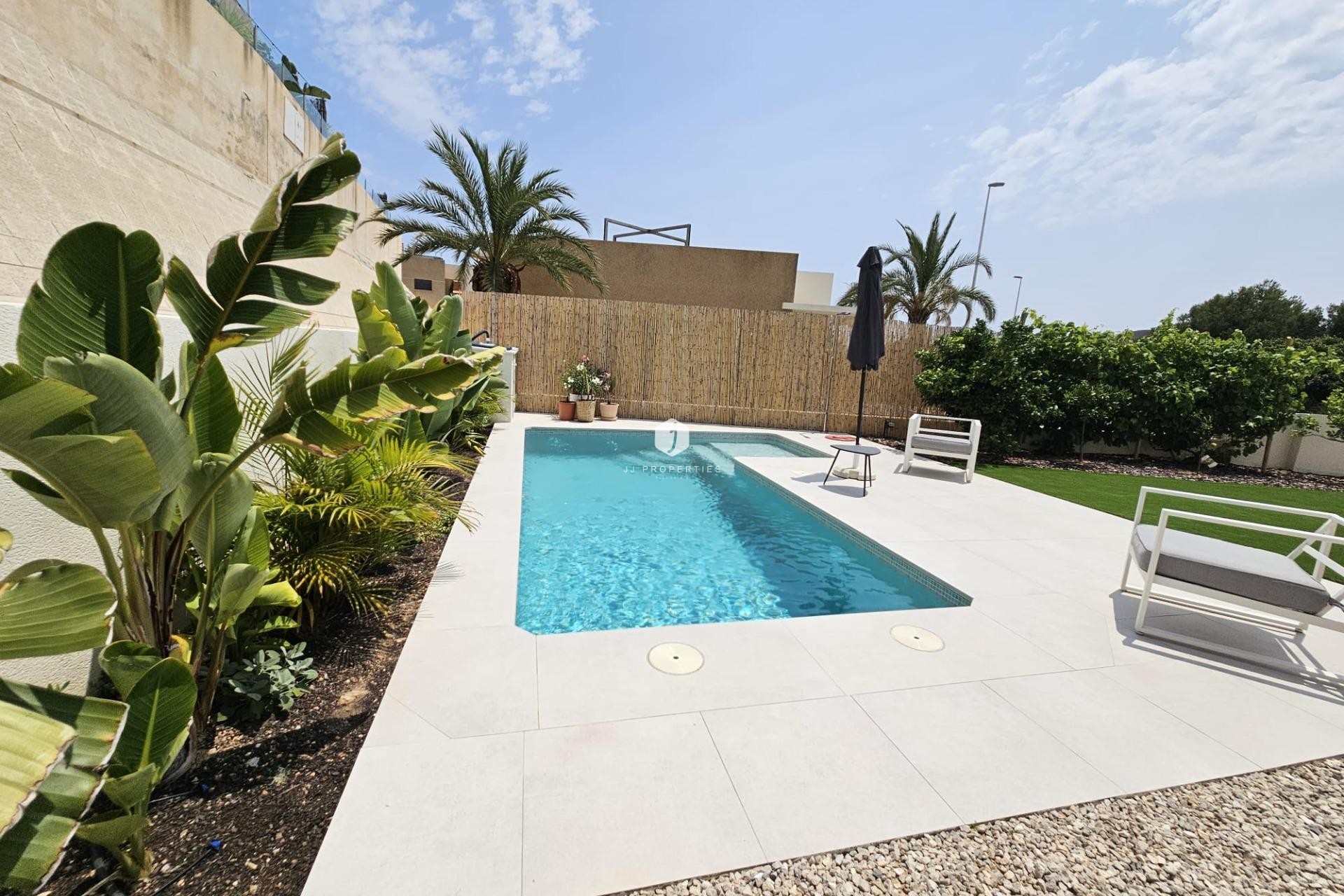 Resale - Villa -
Orihuela Costa - La Regia