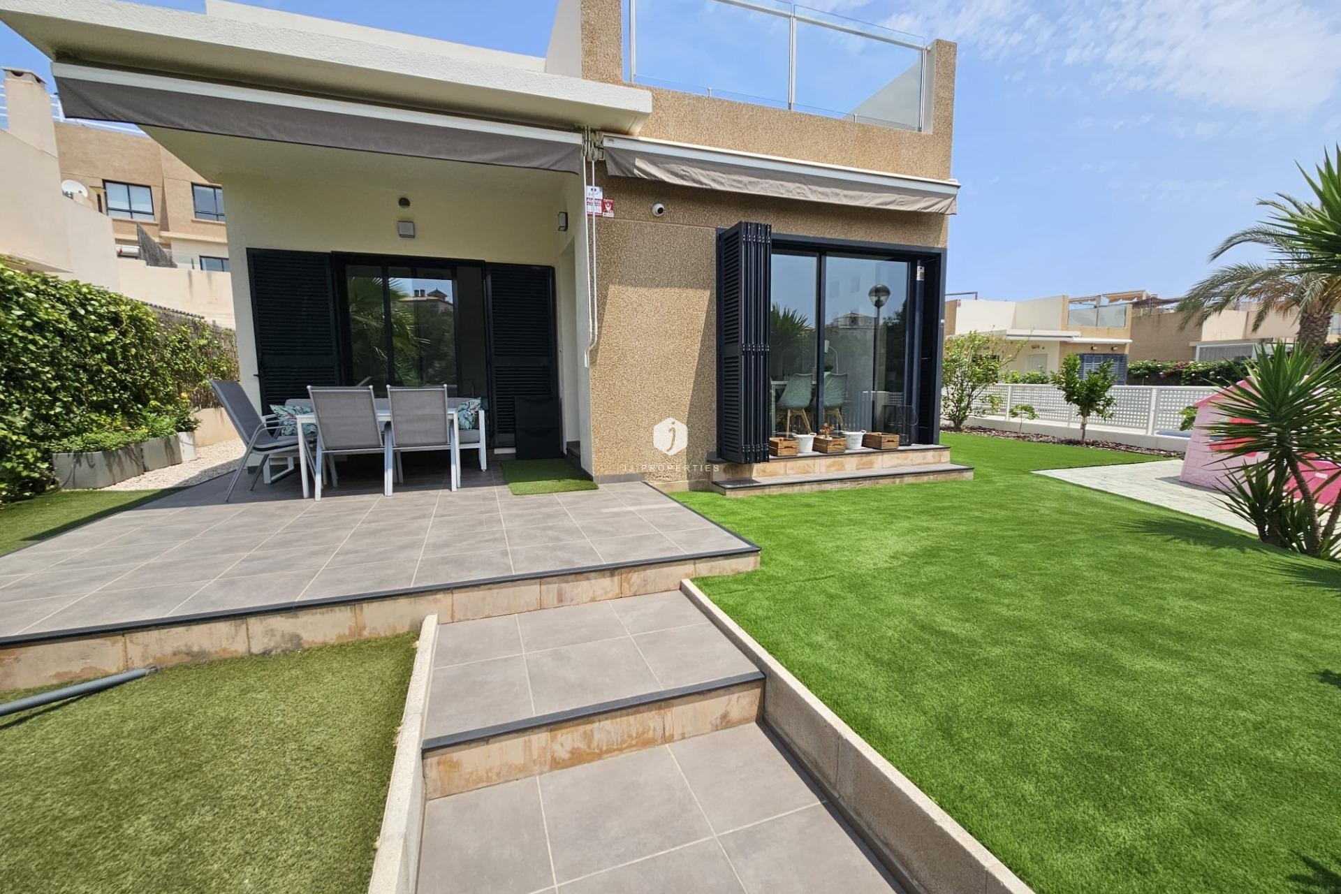 Resale - Villa -
Orihuela Costa - La Regia