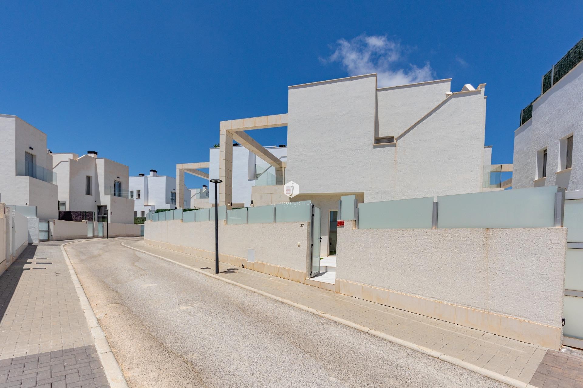 Resale - Villa -
Orihuela Costa - Lomas de Cabo Roig