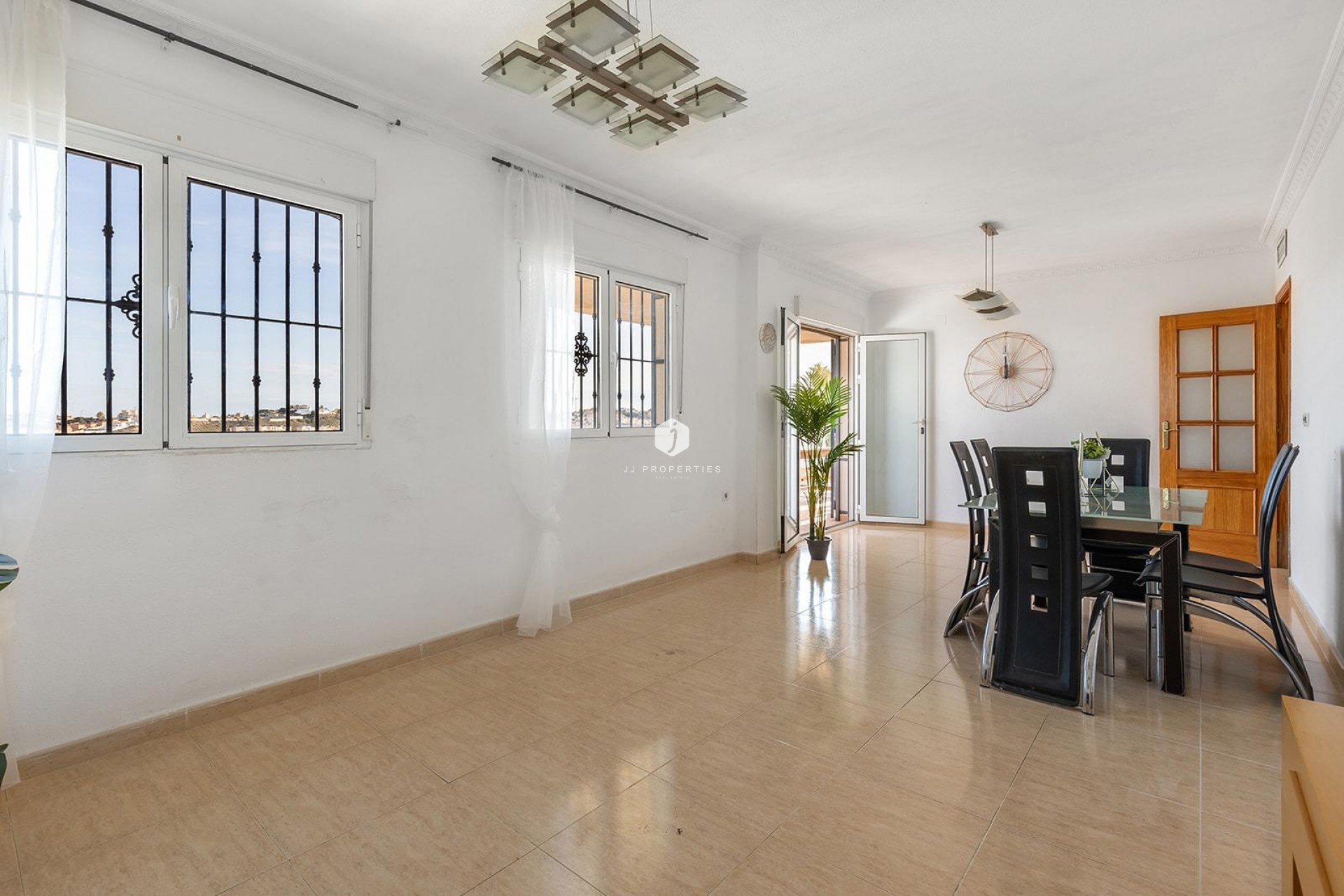 Resale - Villa -
Rojales - Campo De Golf La Marquesa