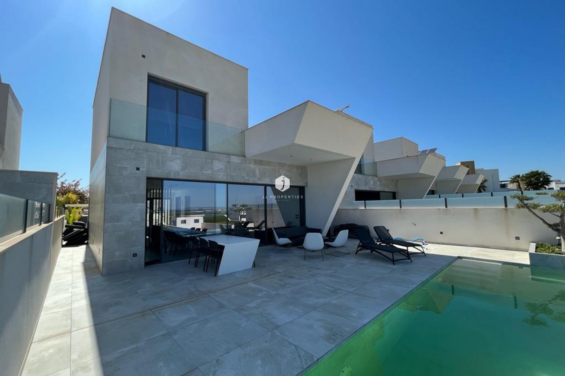 Resale - Villa -
Rojales - Inland