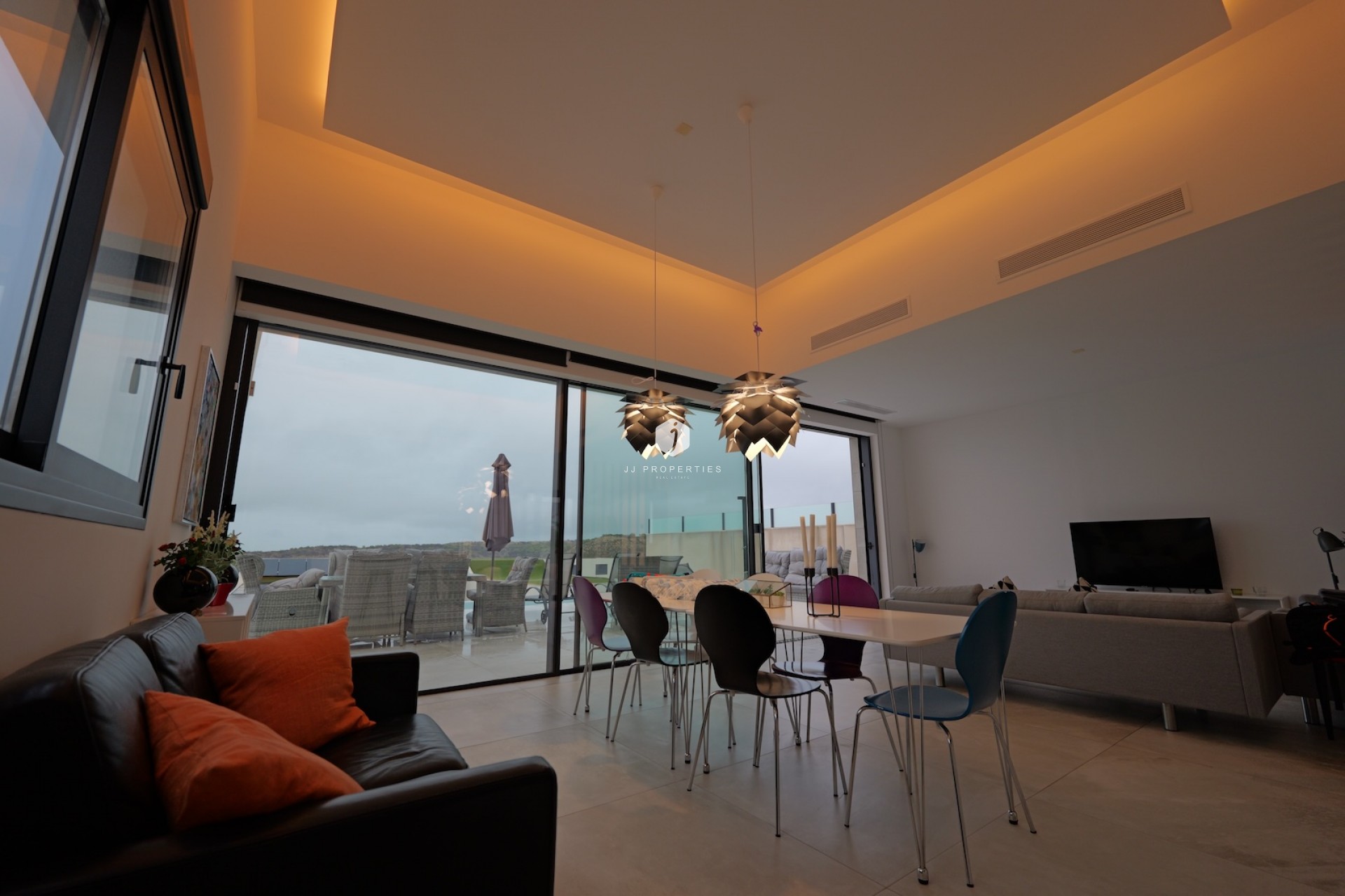 Resale - Villa -
Rojales - Inland