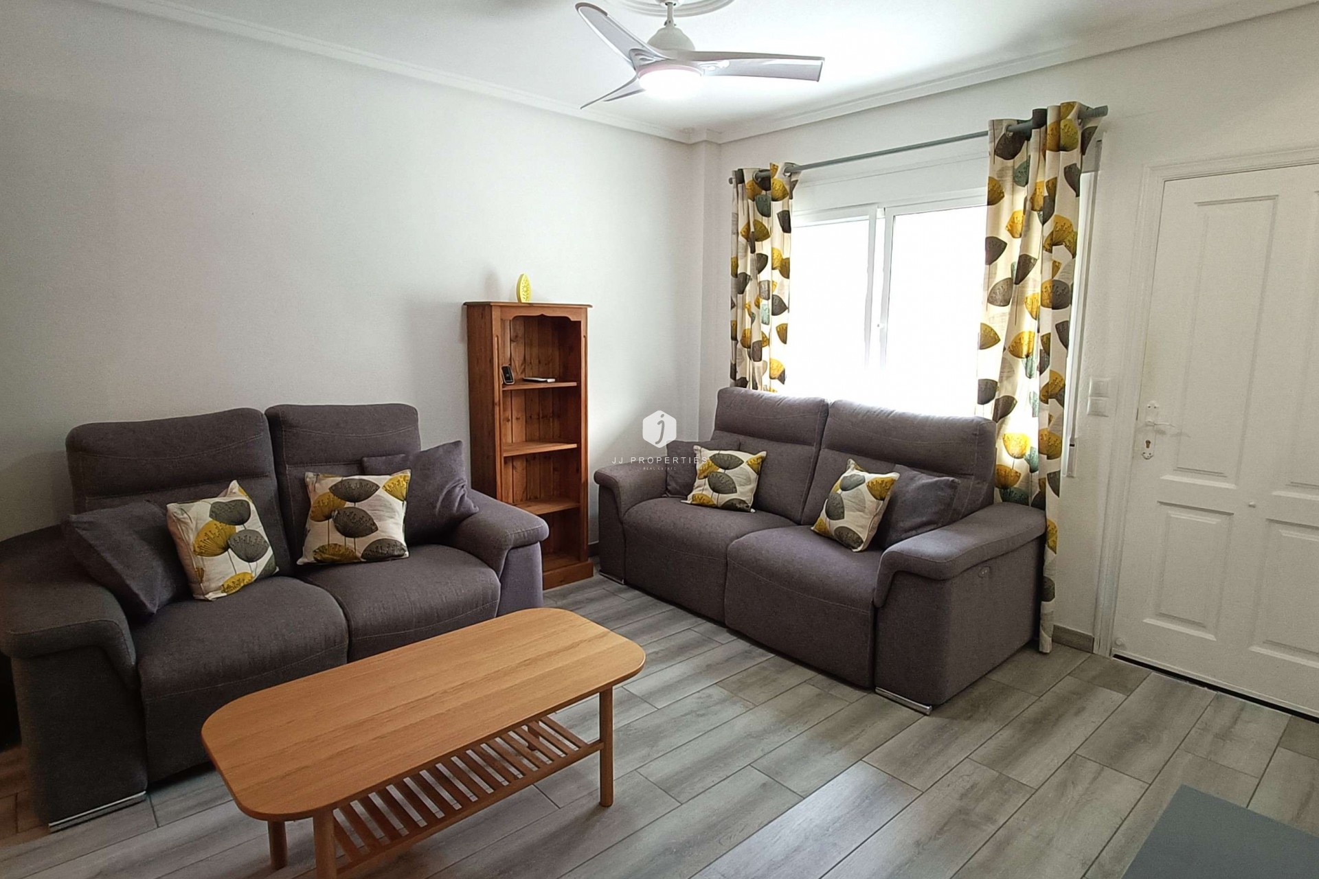 Resale - Villa -
Rojales - Inland