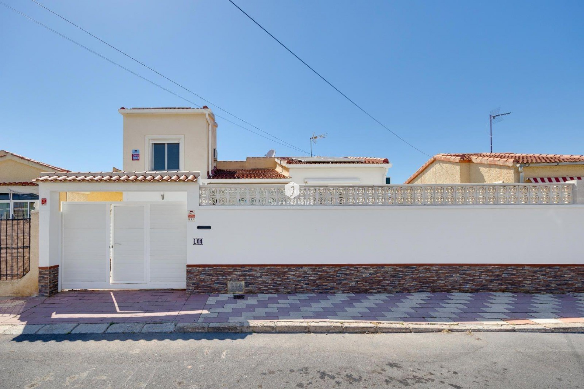 Resale - Villa -
San Fulgencio - La Marina