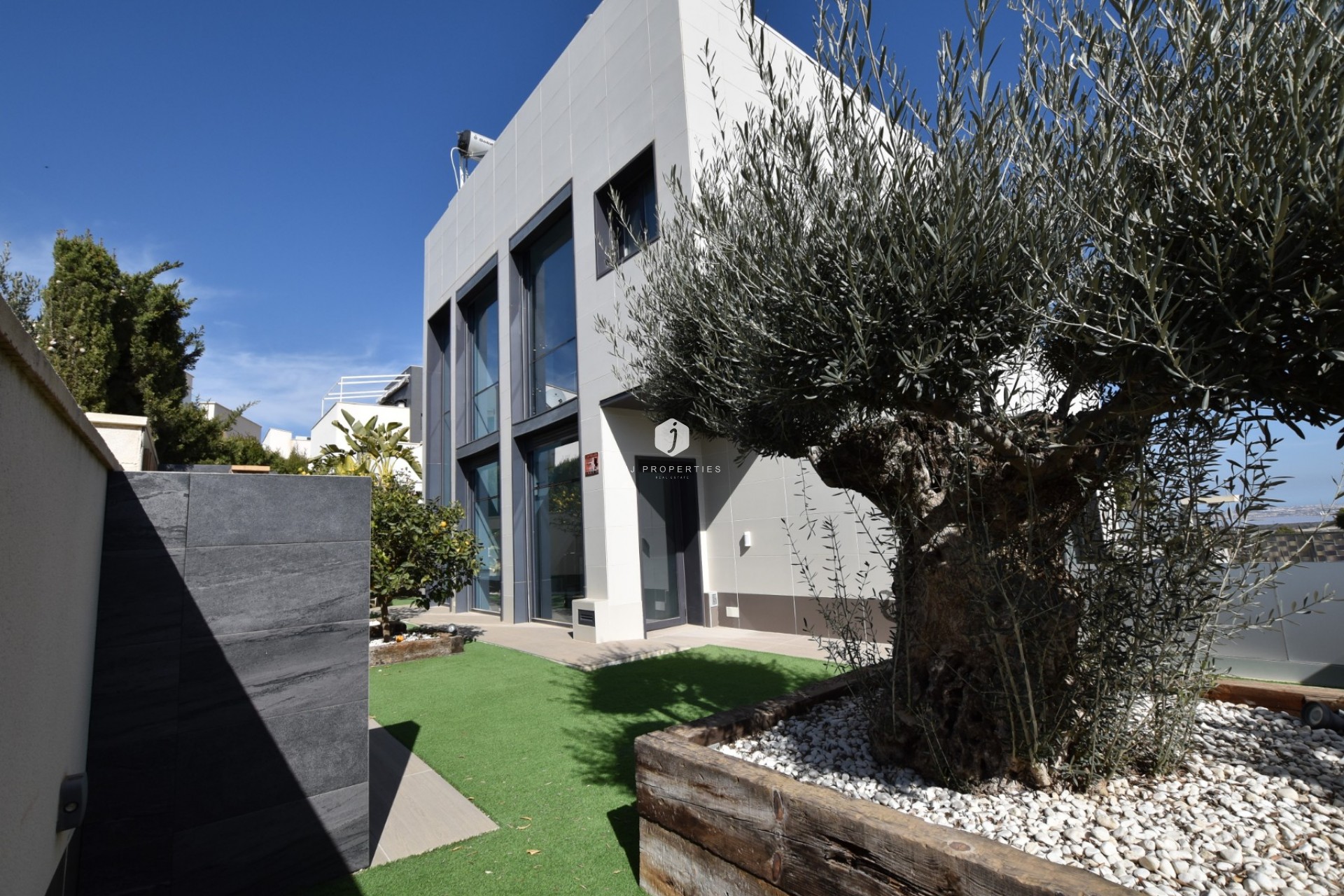 Resale - Villa -
San Miguel de Salinas - Inland