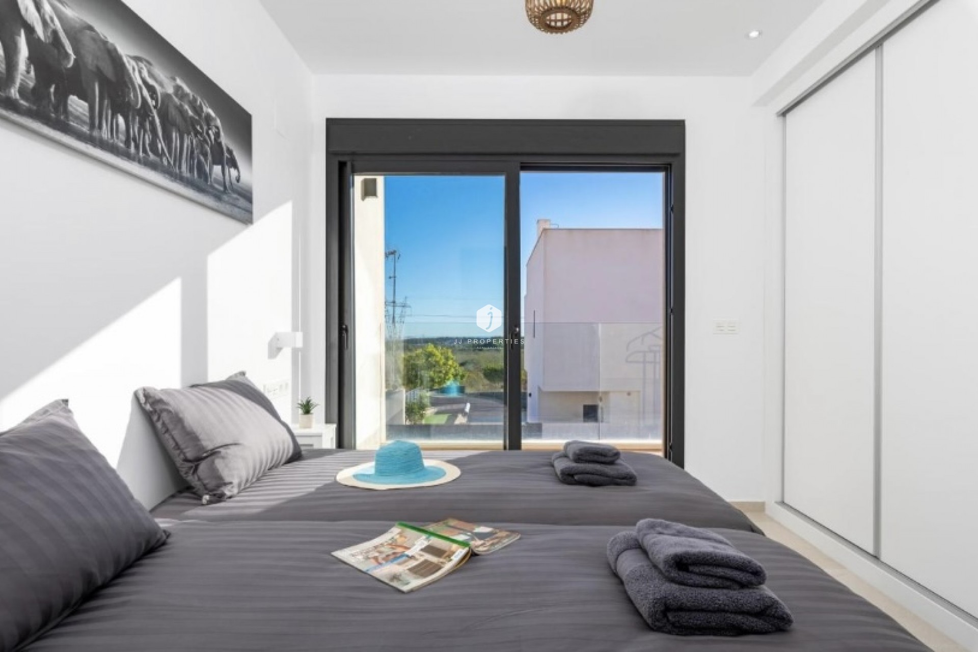 Resale - Villa -
San Miguel de Salinas - Inland