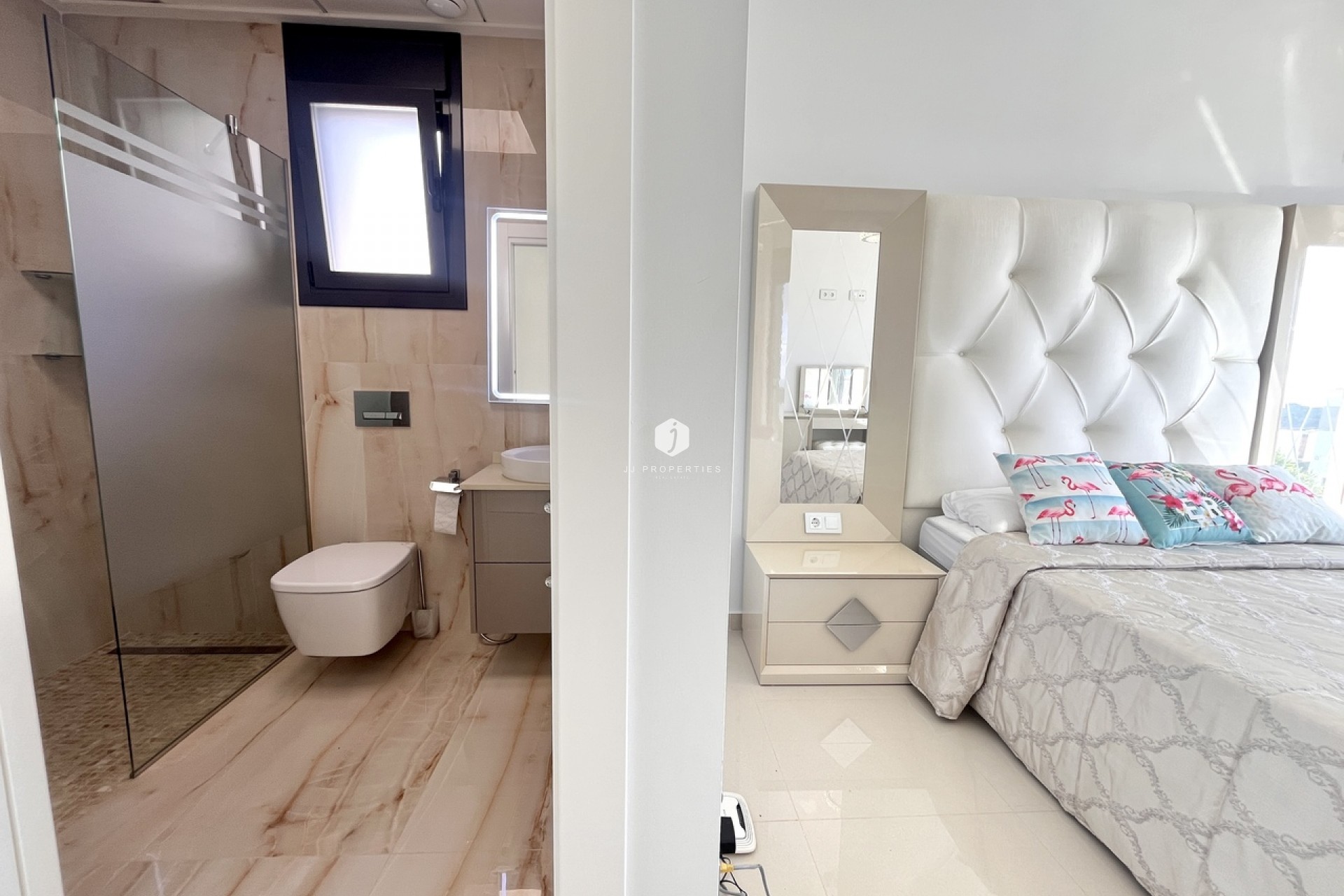 Resale - Villa -
San Miguel de Salinas - Inland