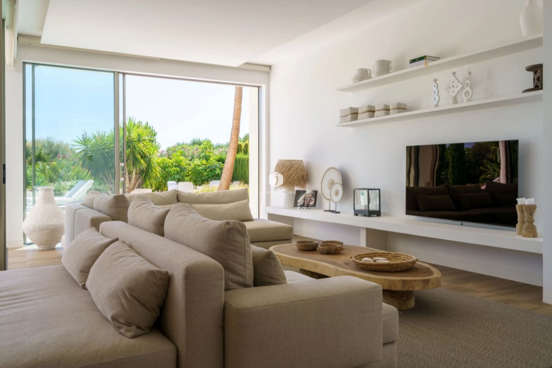 Resale - Villa -
San Miguel de Salinas - Inland