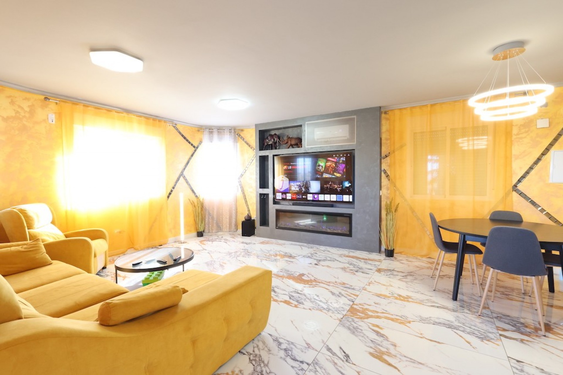 Resale - Villa -
San Miguel de Salinas - Inland