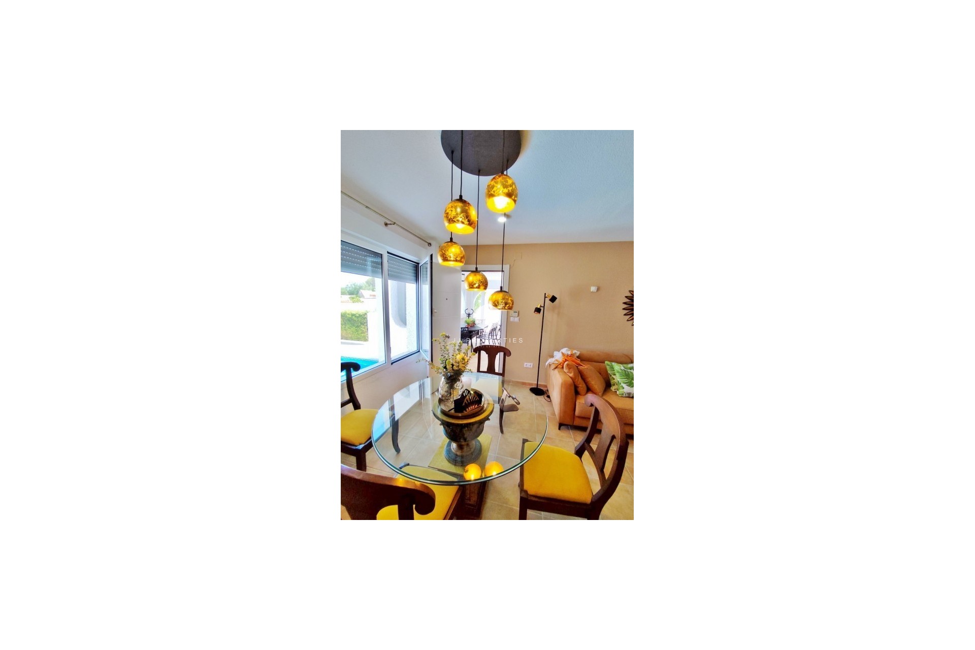 Resale - Villa -
San Miguel de Salinas - Inland