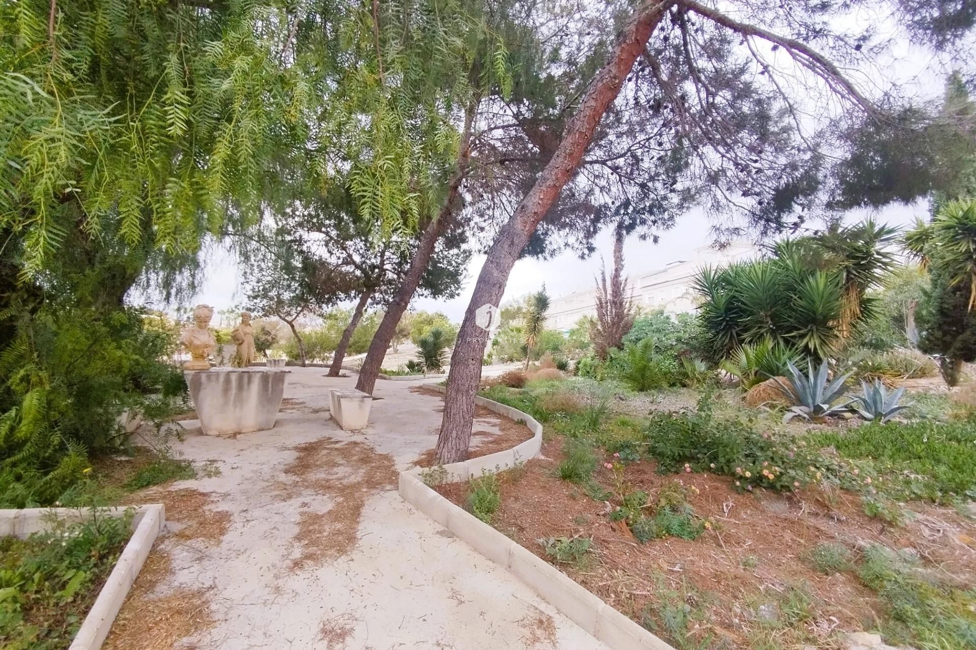 Resale - Villa -
San Miguel de Salinas - Inland