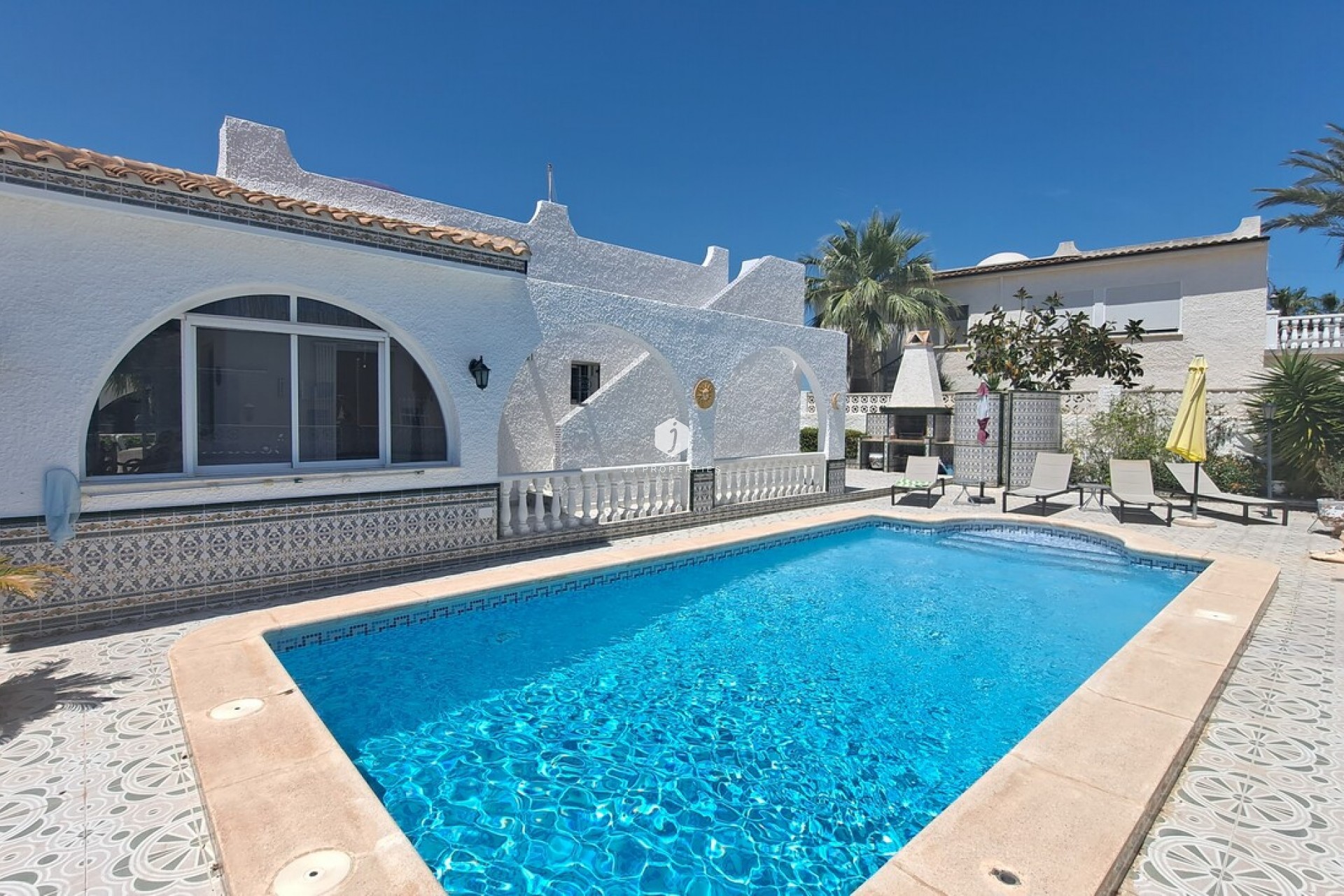 Resale - Villa -
San Miguel de Salinas - Inland