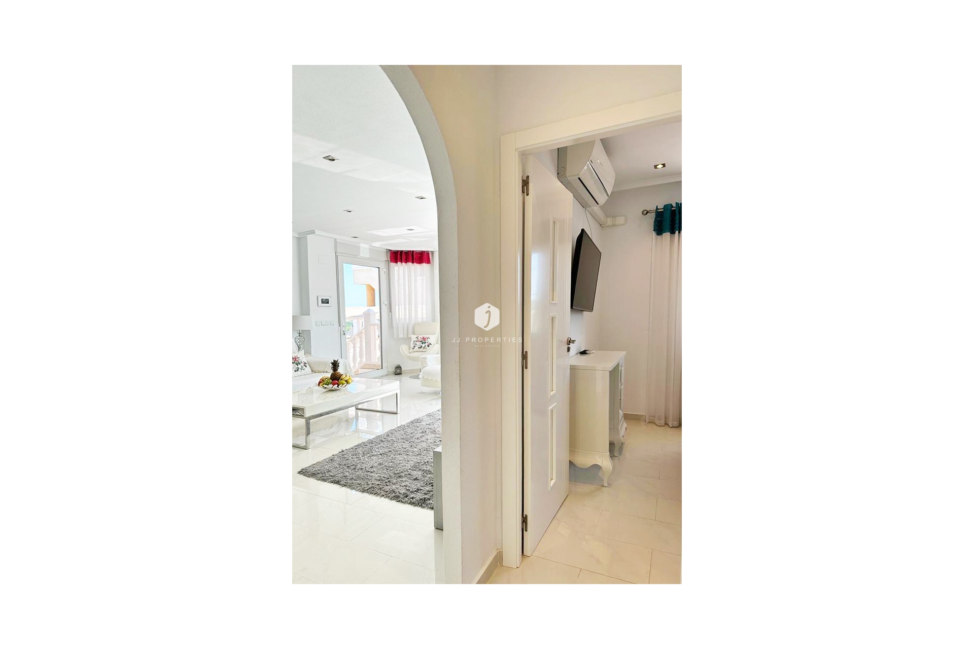 Resale - Villa -
San Miguel de Salinas - Inland