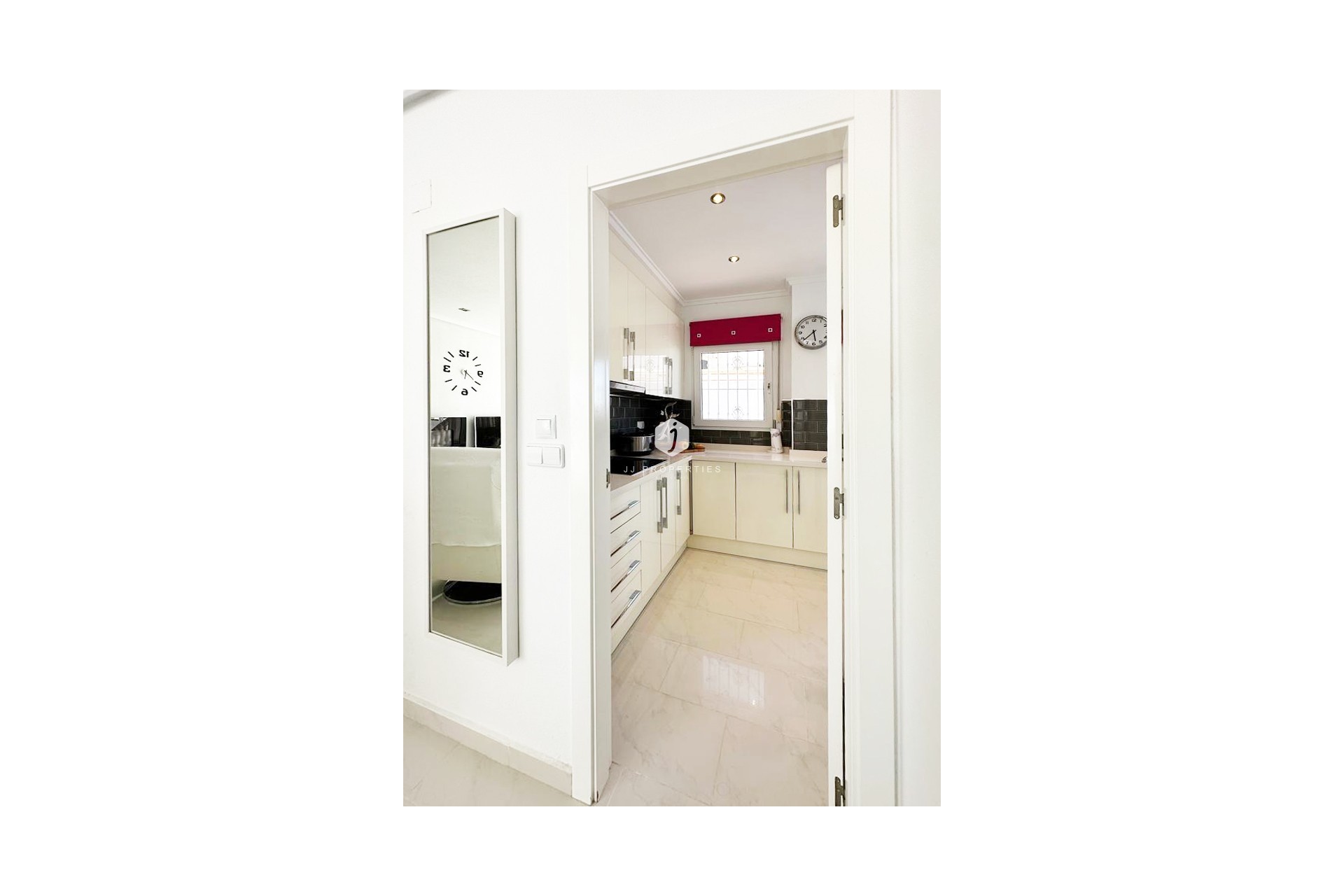Resale - Villa -
San Miguel de Salinas - Inland