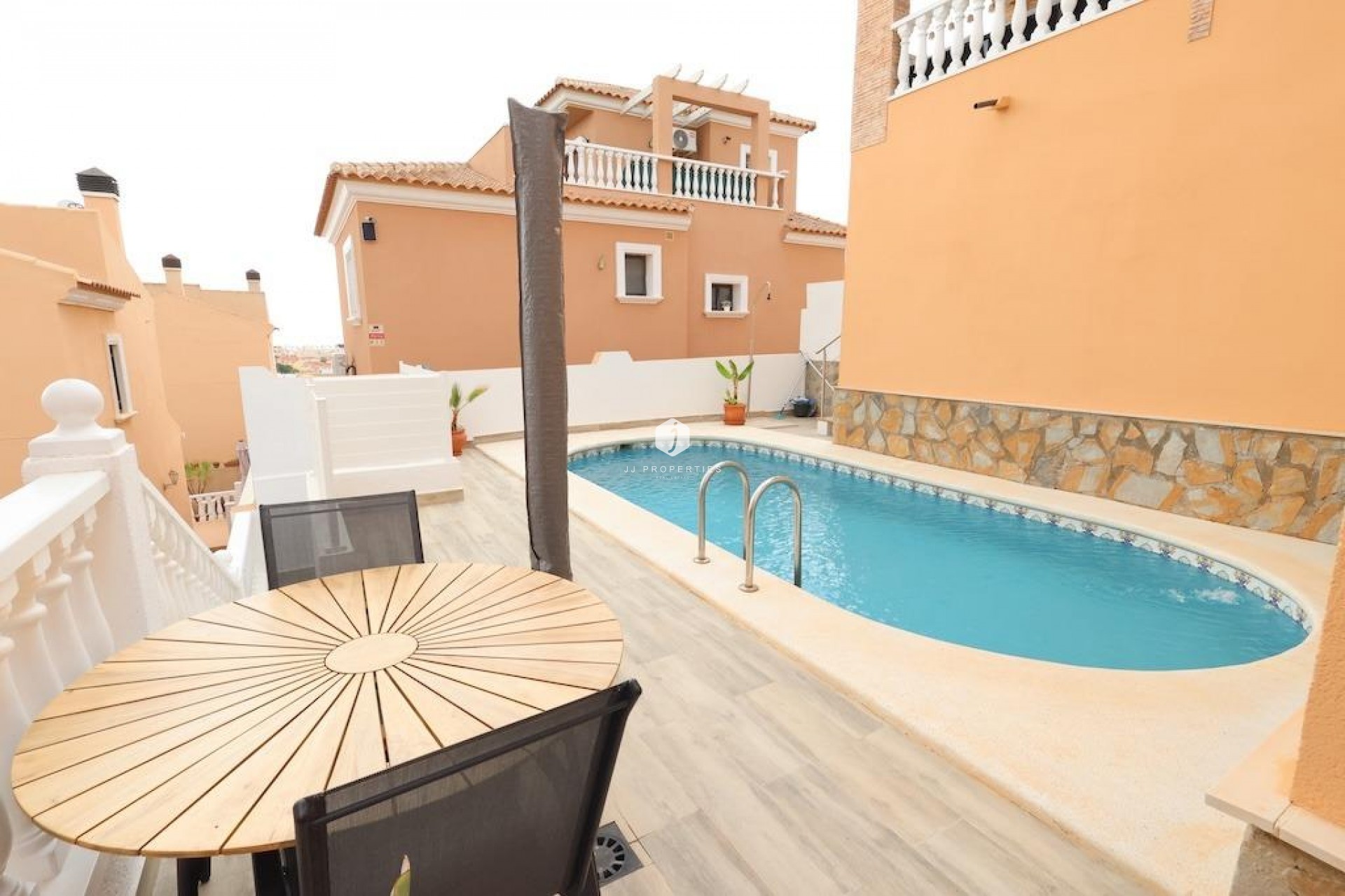 Resale - Villa -
San Miguel de Salinas - Inland