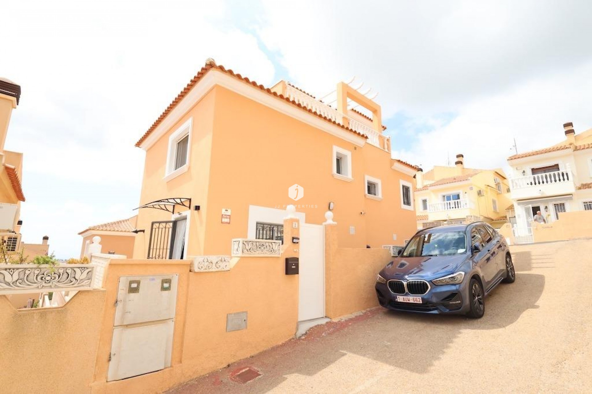 Resale - Villa -
San Miguel de Salinas - Inland