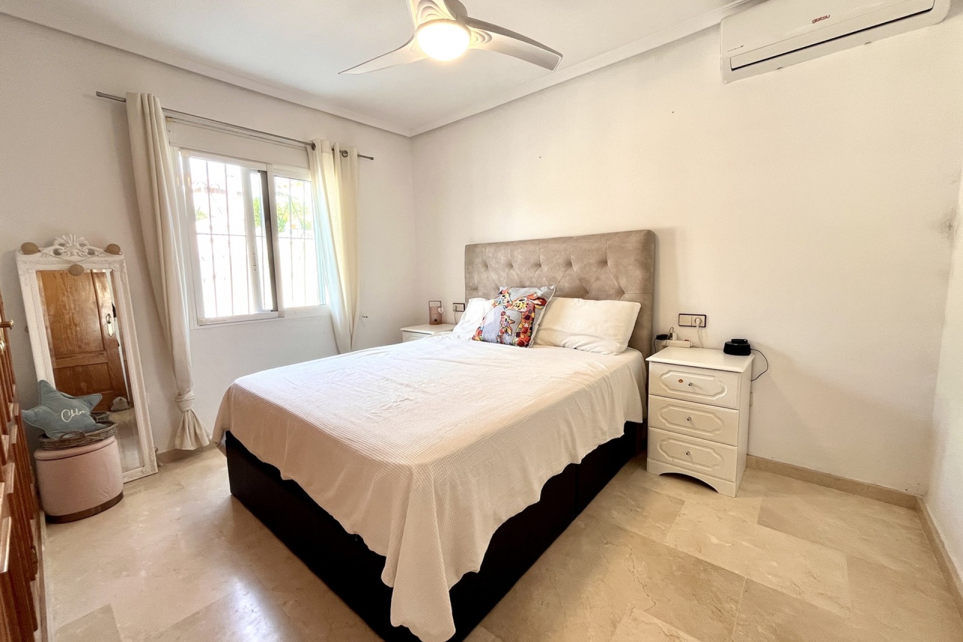 Resale - Villa -
San Miguel de Salinas - Inland