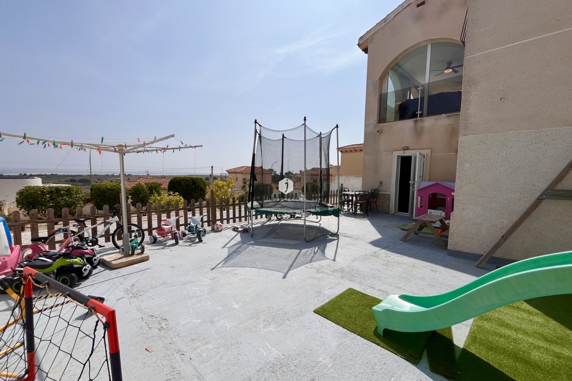 Resale - Villa -
San Miguel de Salinas - Inland