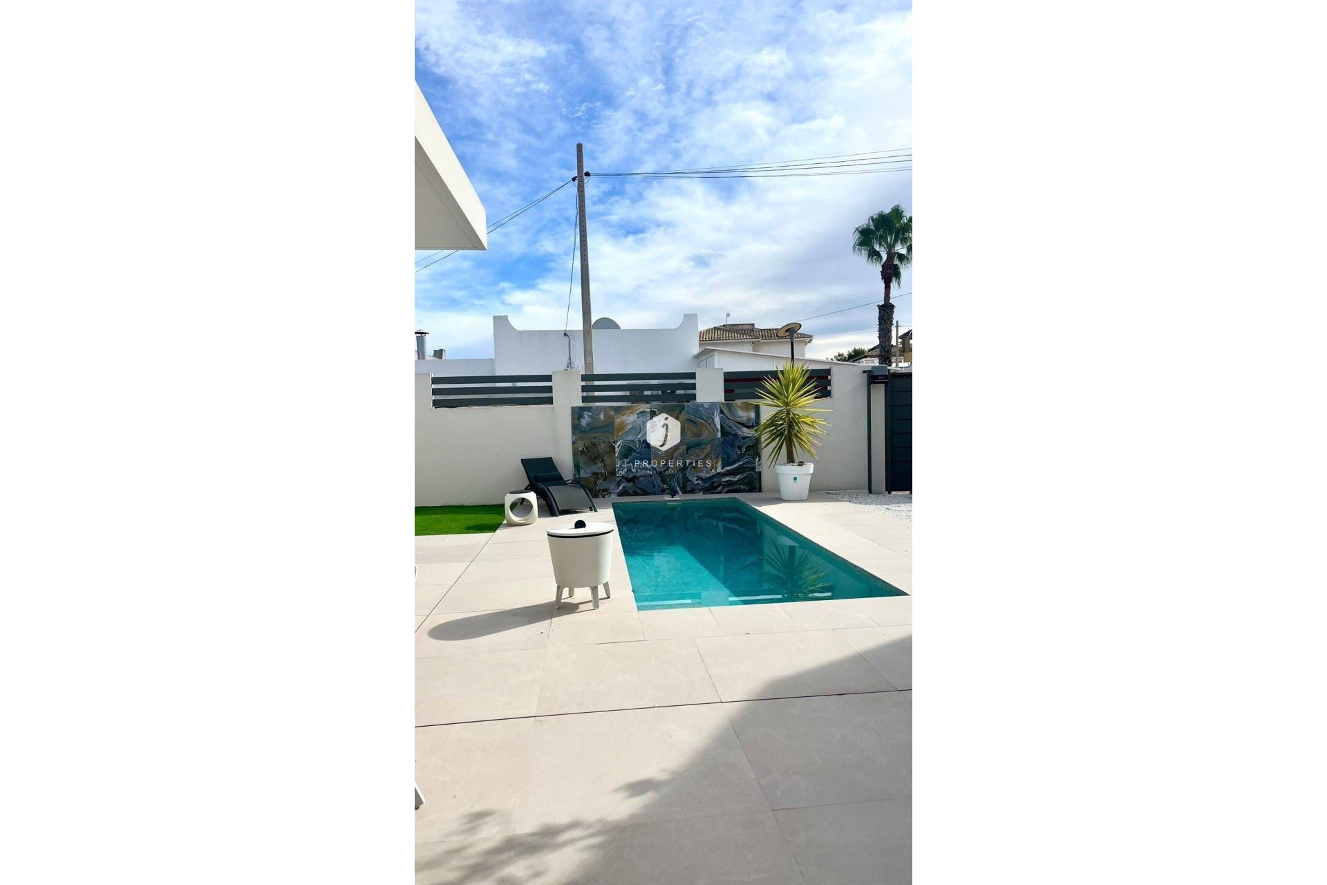 Resale - Villa -
San Miguel de Salinas - Urbanizacion Blue Lagoon