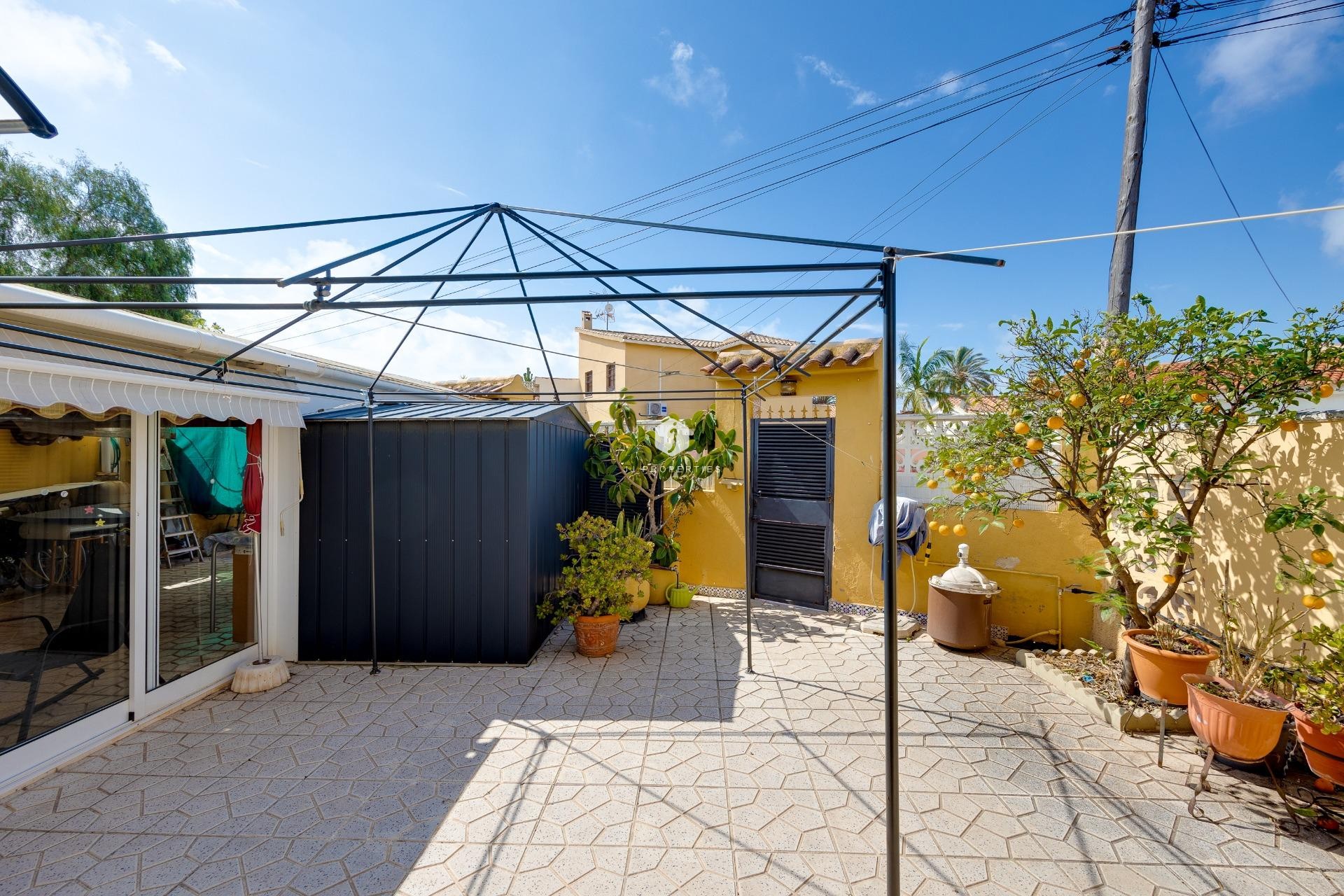 Resale - Villa -
Torrevieja - aguas nuevas