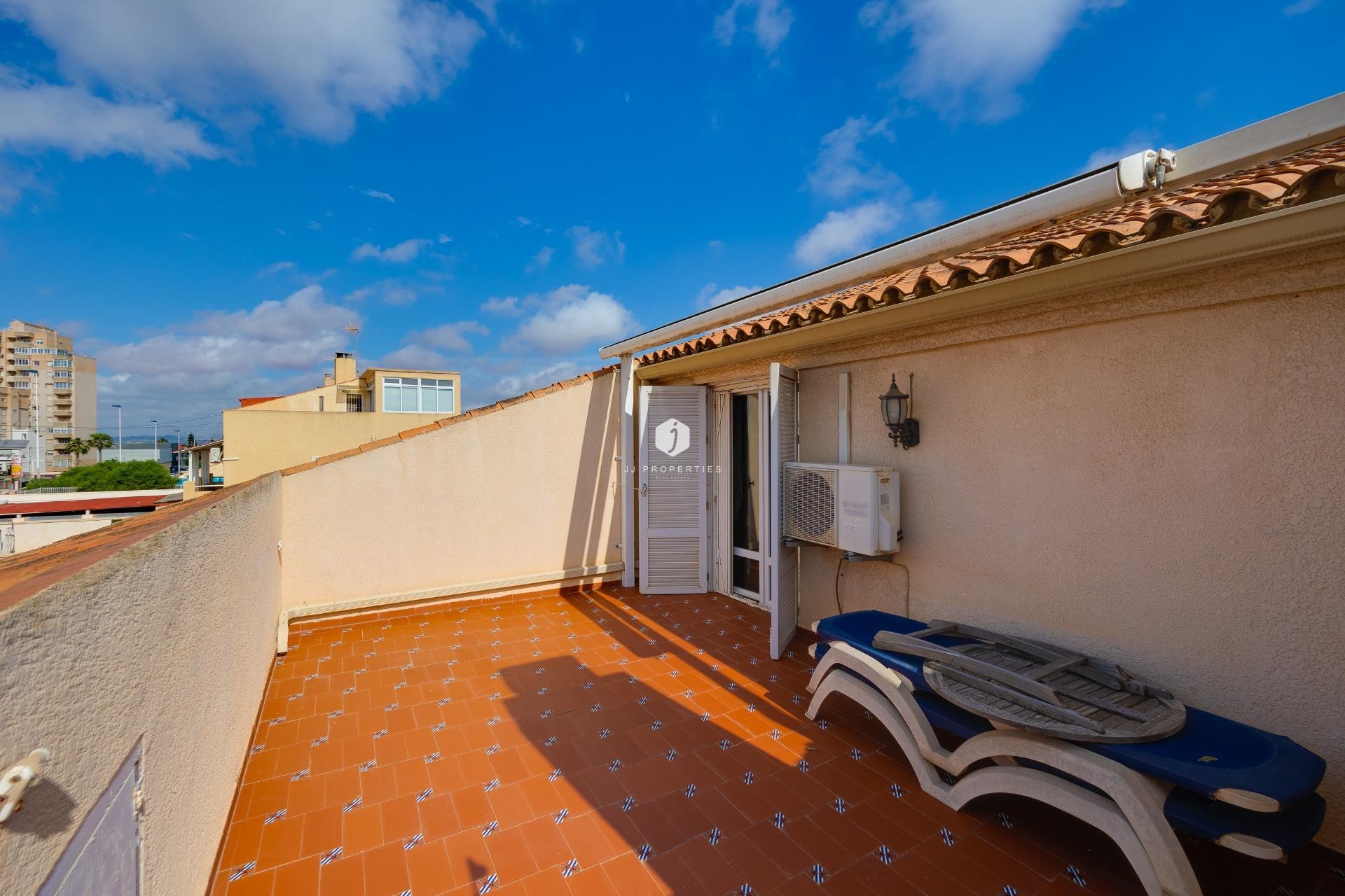 Resale - Villa -
Torrevieja - aguas nuevas