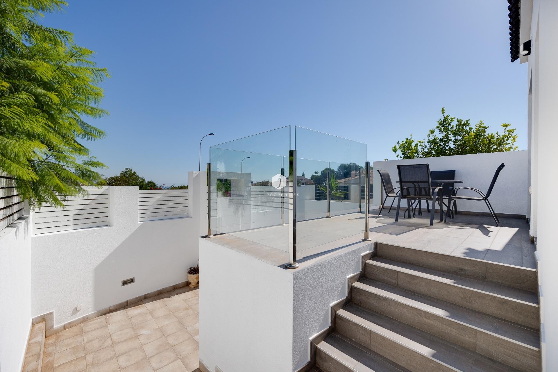 Resale - Villa -
Torrevieja - aguas nuevas