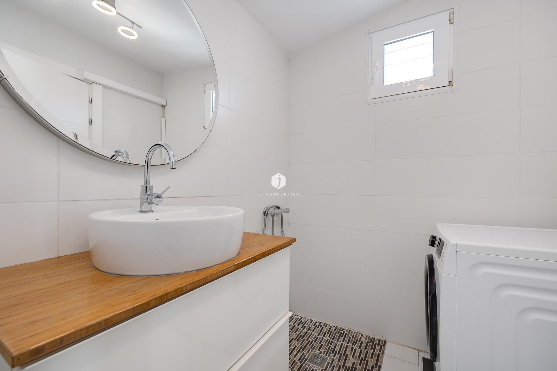 Resale - Villa -
Torrevieja - aguas nuevas