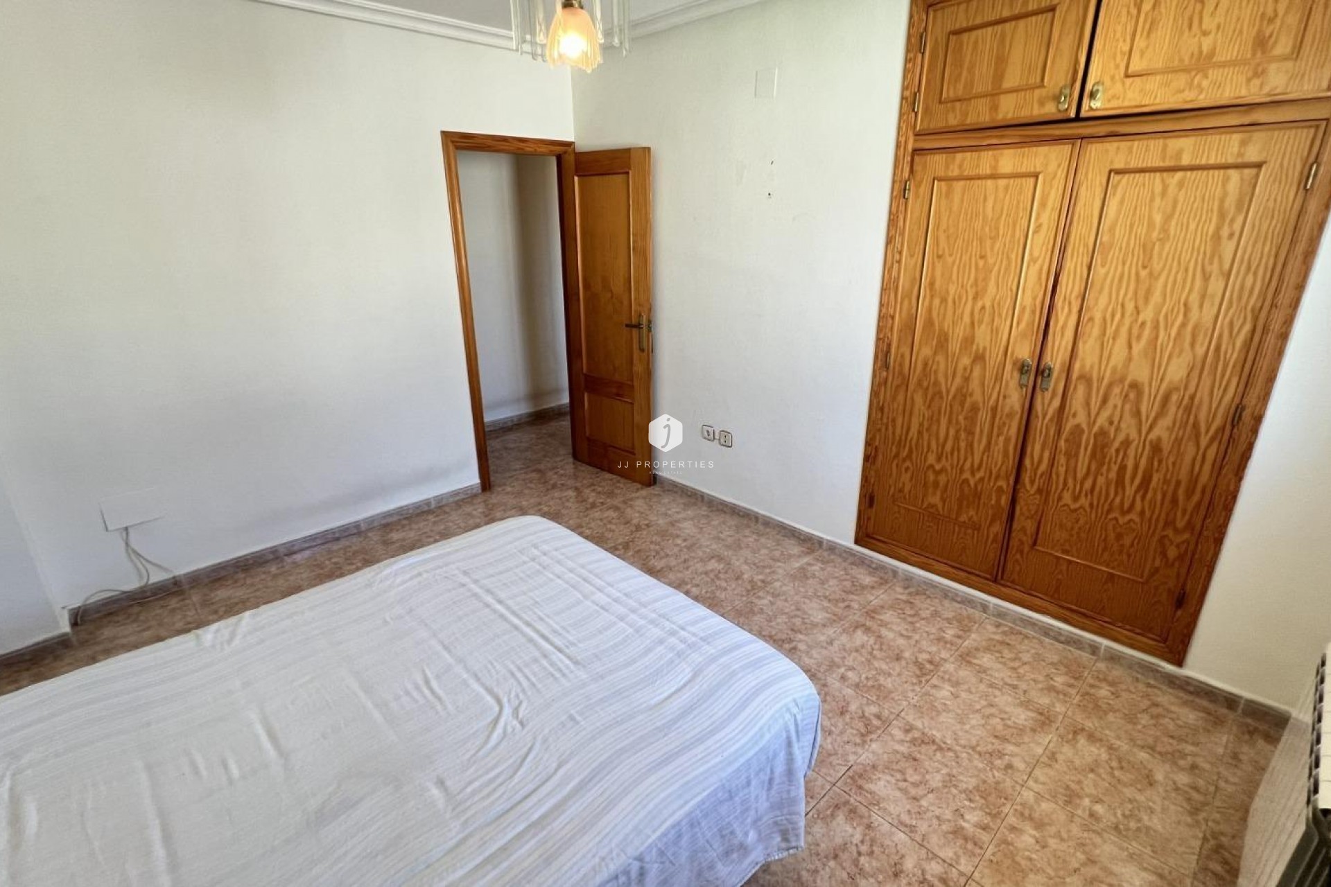 Resale - Villa -
Torrevieja - aguas nuevas