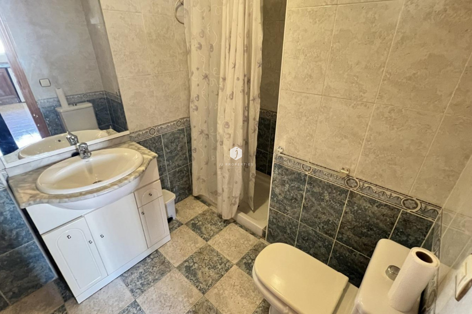 Resale - Villa -
Torrevieja - aguas nuevas