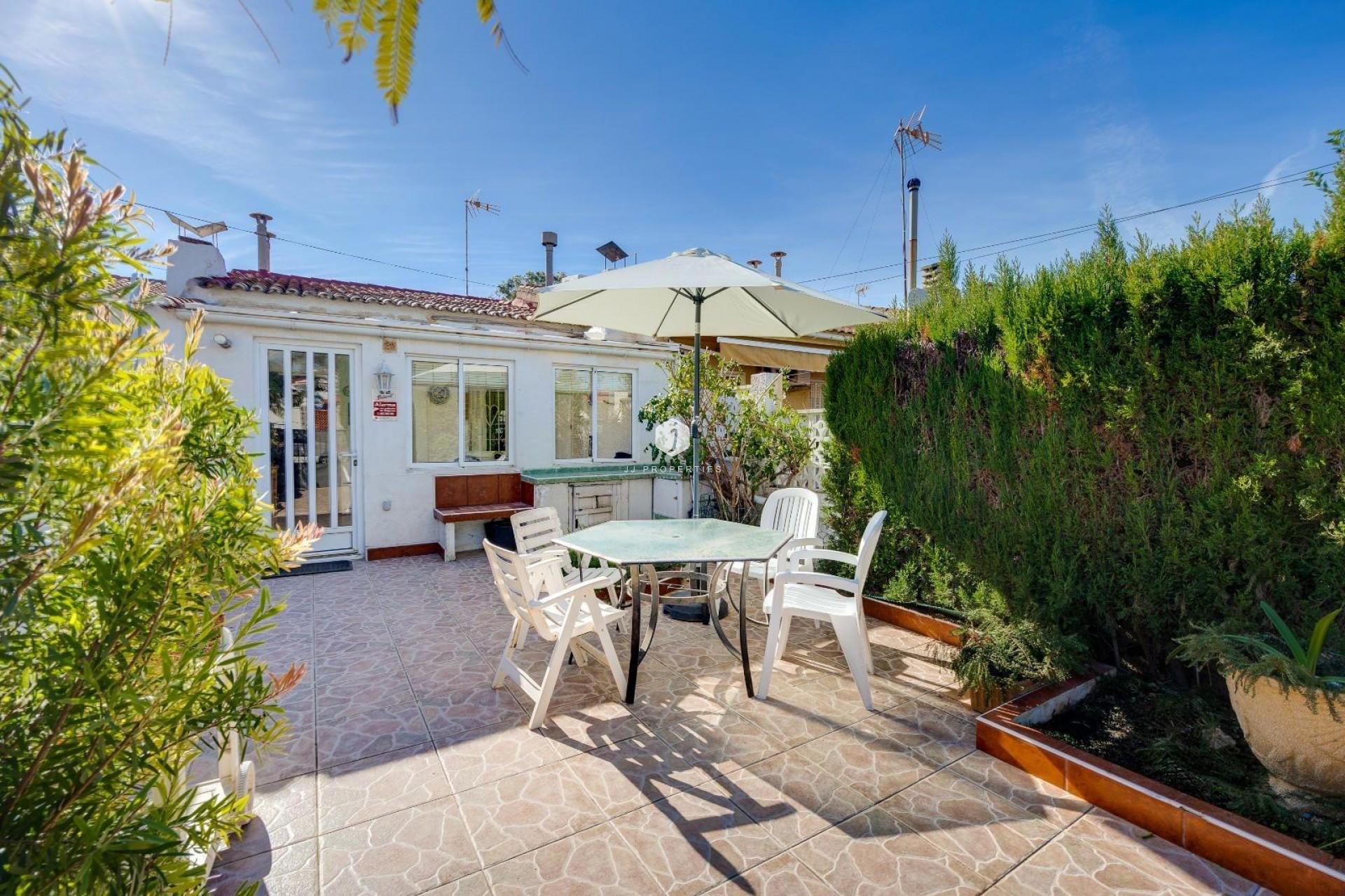 Resale - Villa -
Torrevieja - Calas blanca