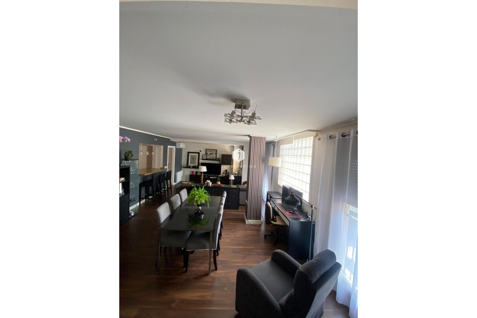 Resale - Villa -
Torrevieja - Centro - Muelle Pesquero