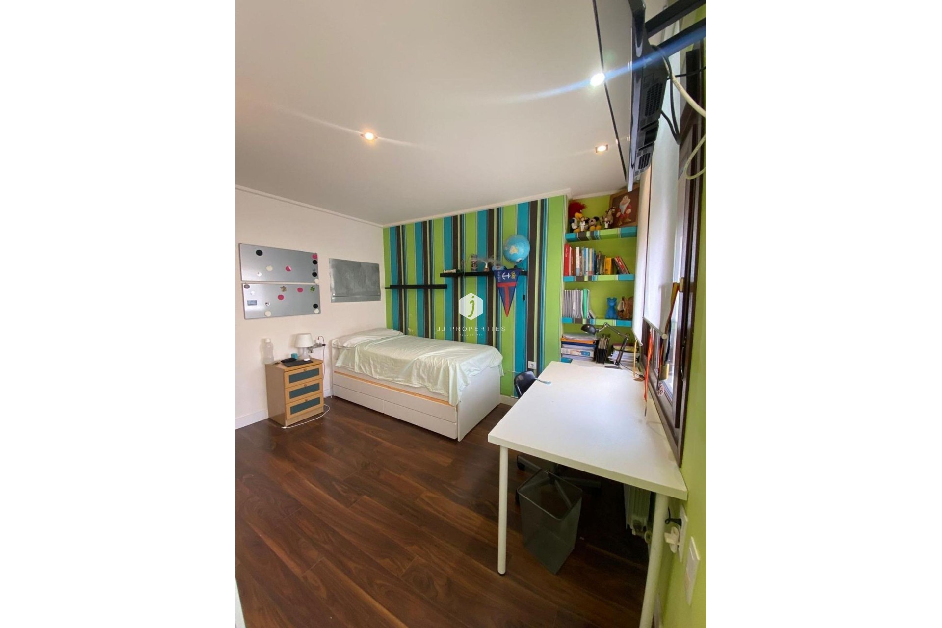 Resale - Villa -
Torrevieja - Centro - Muelle Pesquero