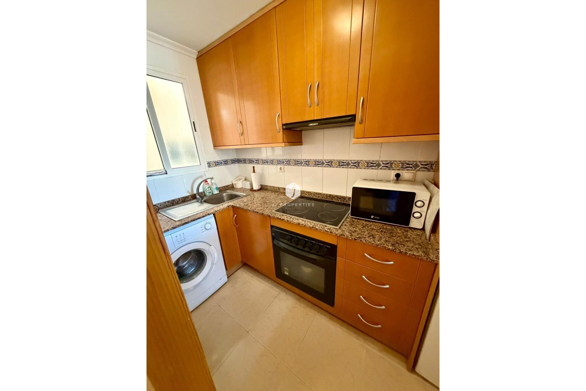 Resale - Villa -
Torrevieja - Centro