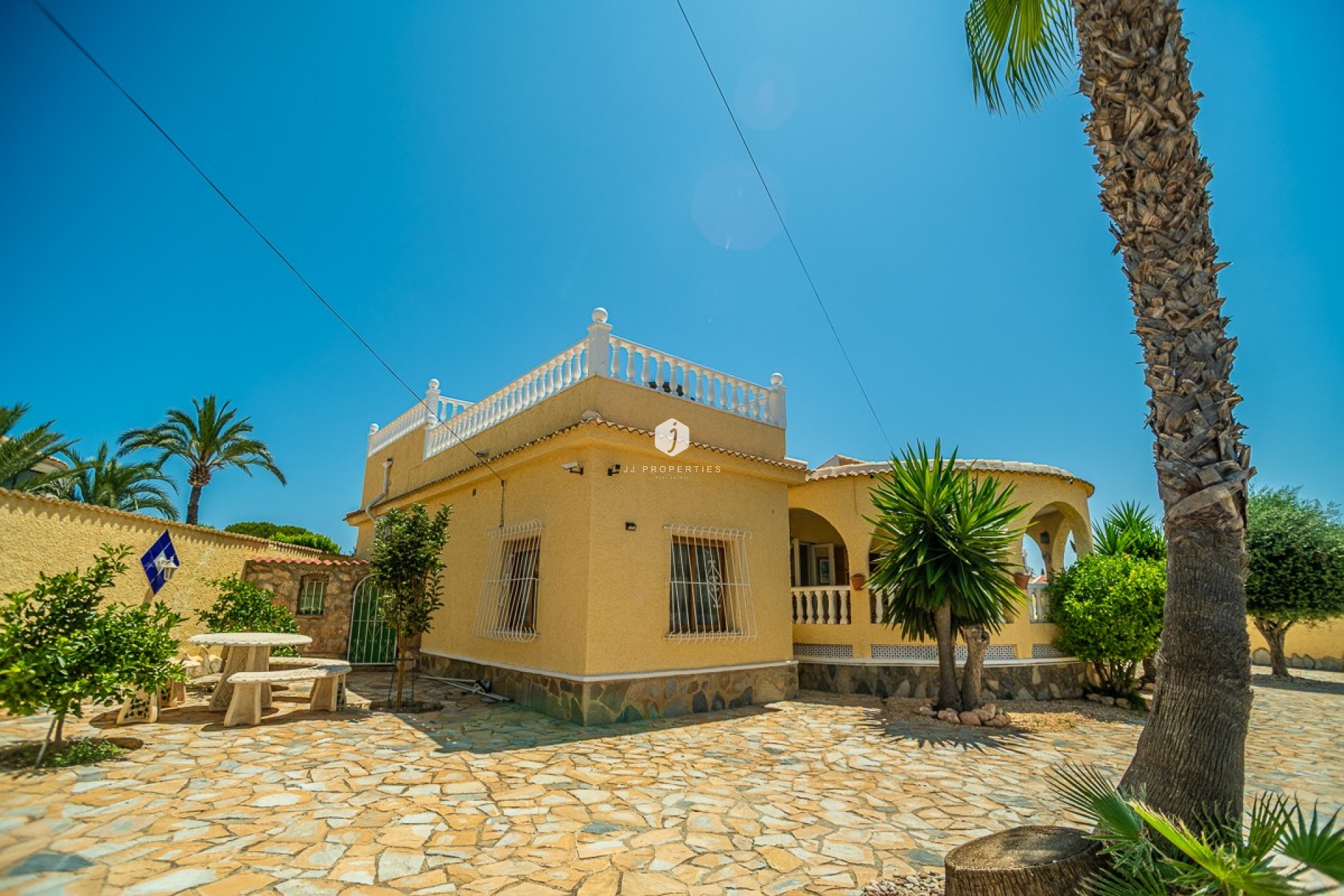 Resale - Villa -
Torrevieja - Costa Blanca