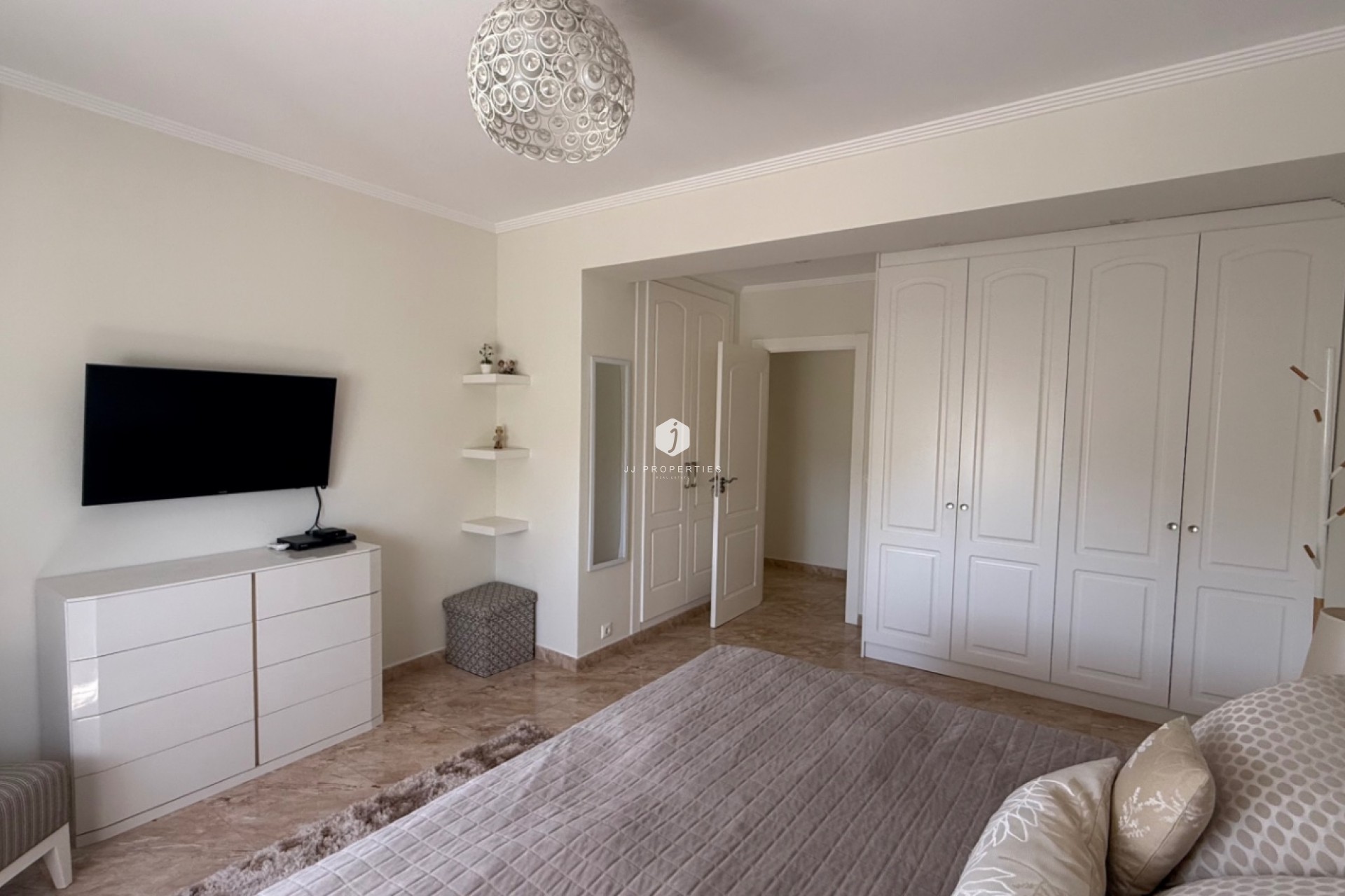 Resale - Villa -
Torrevieja - Costa Blanca