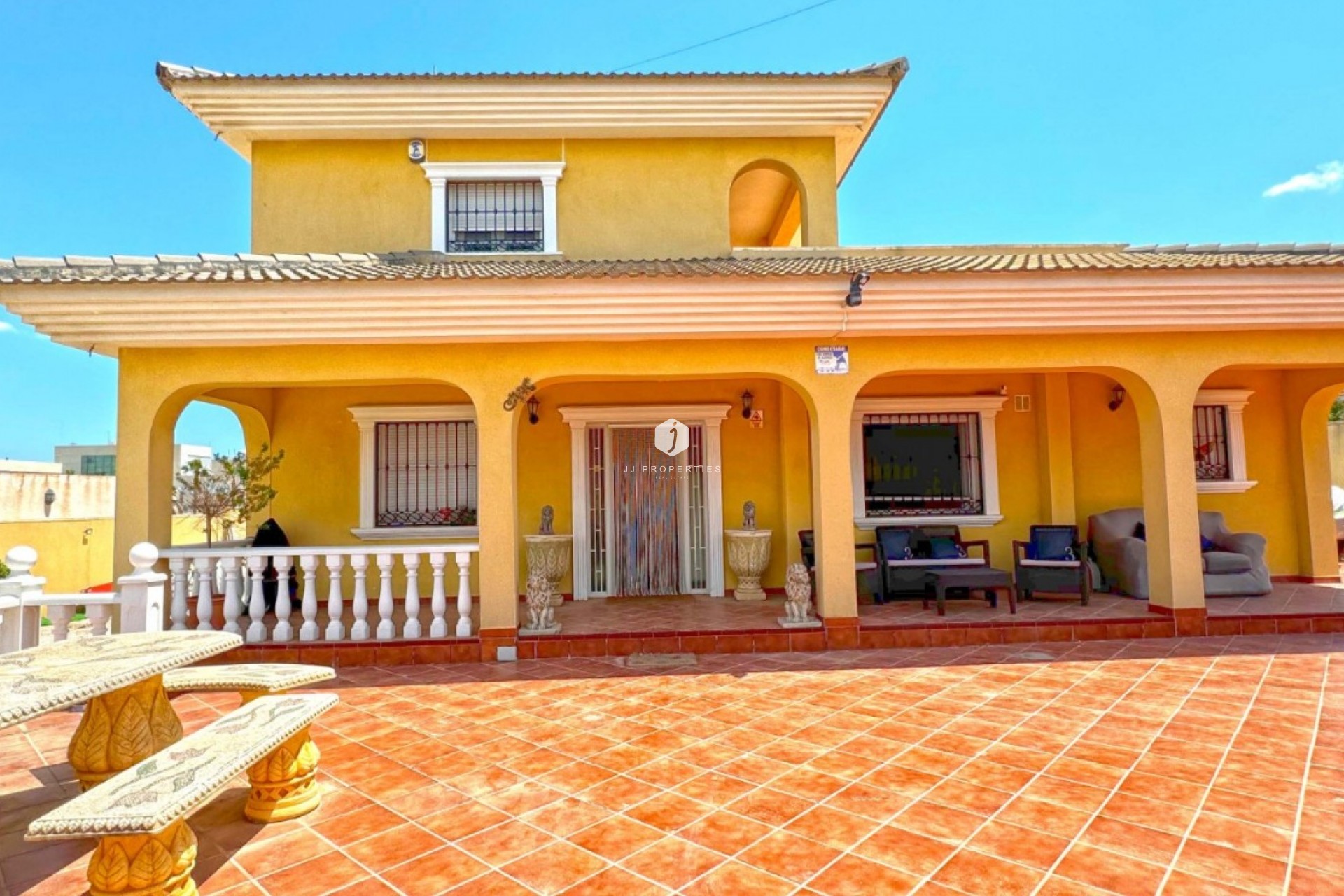 Resale - Villa -
Torrevieja - Costa Blanca