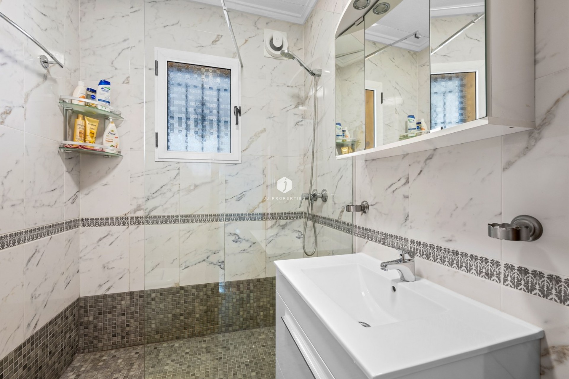 Resale - Villa -
Torrevieja - Costa Blanca