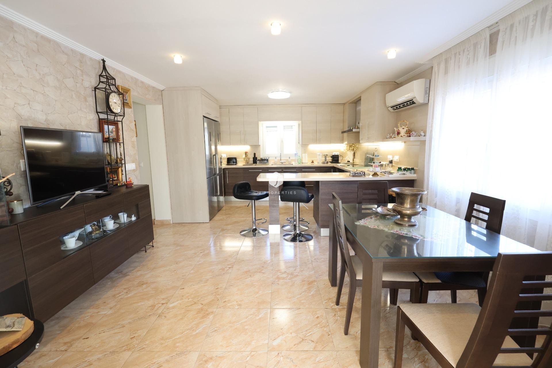 Resale - Villa -
Torrevieja - Costa Blanca