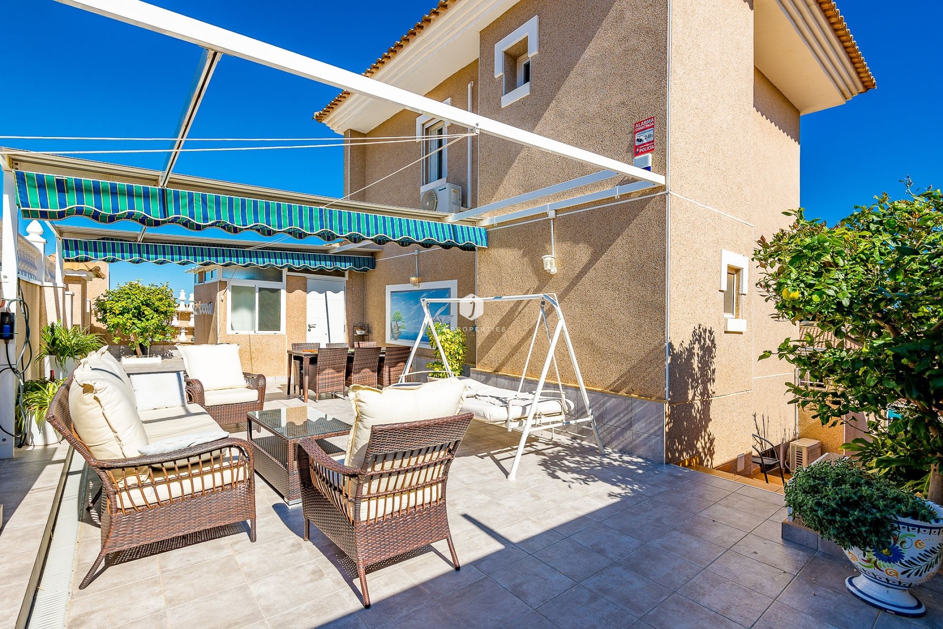 Resale - Villa -
Torrevieja - Costa Blanca