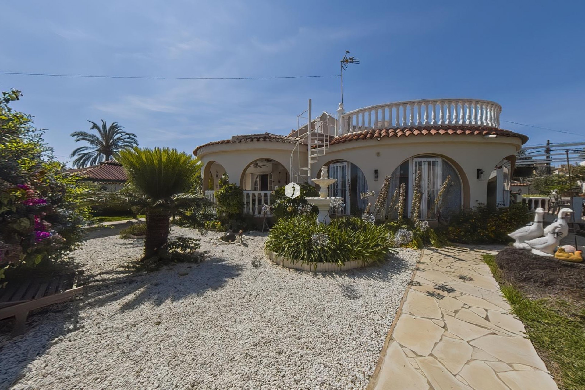 Resale - Villa -
Torrevieja - Costa Blanca