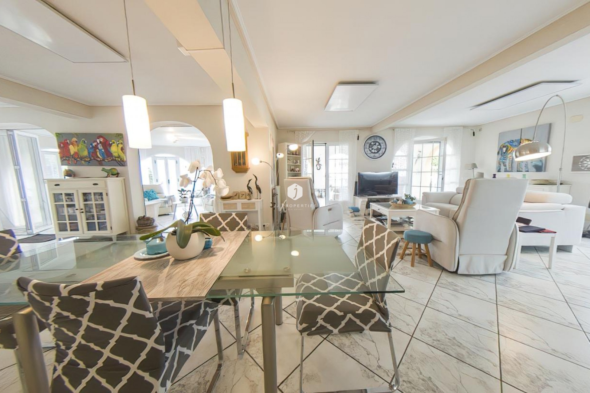 Resale - Villa -
Torrevieja - Costa Blanca
